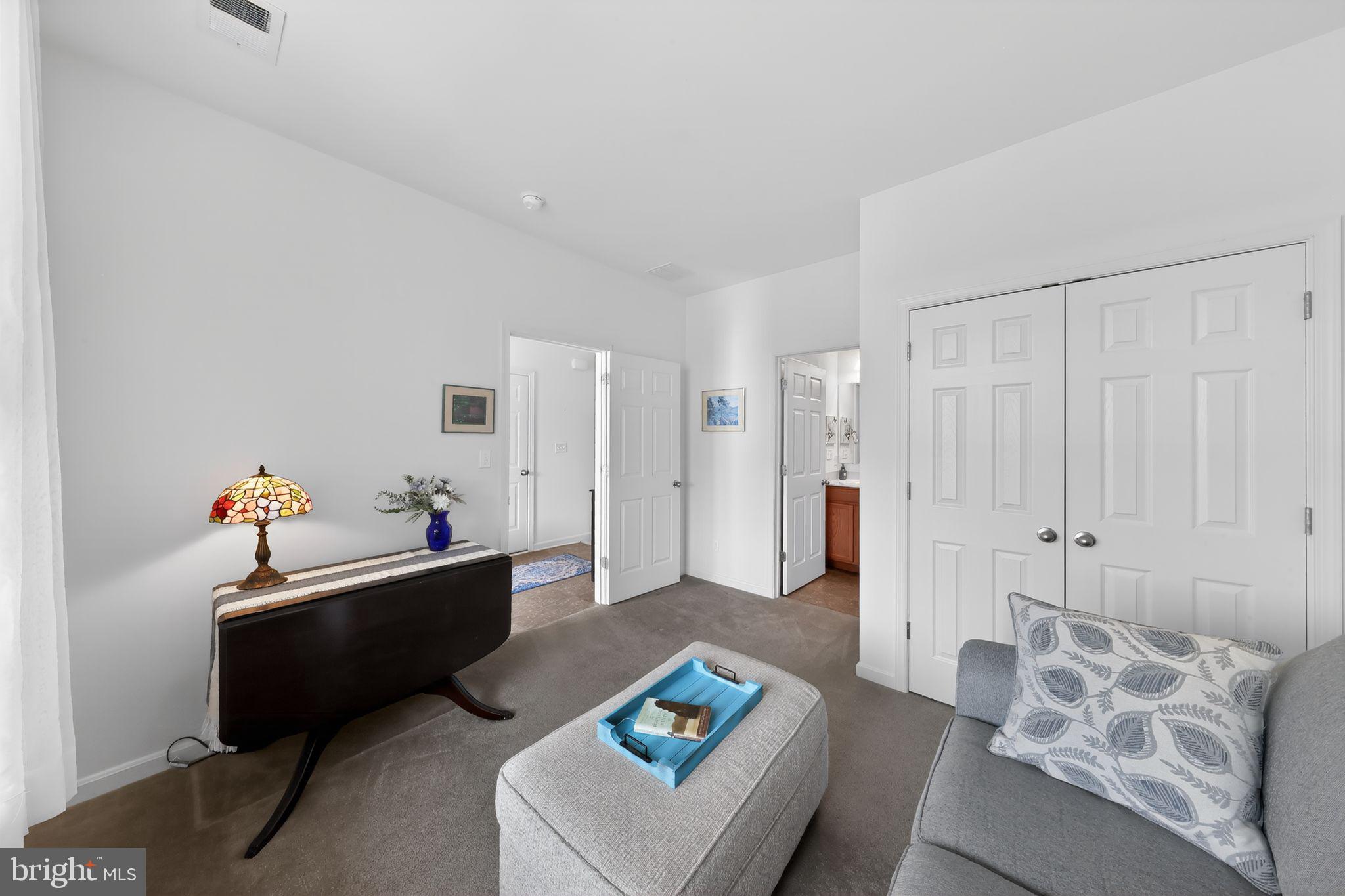 SPRING MEADOW - Residential