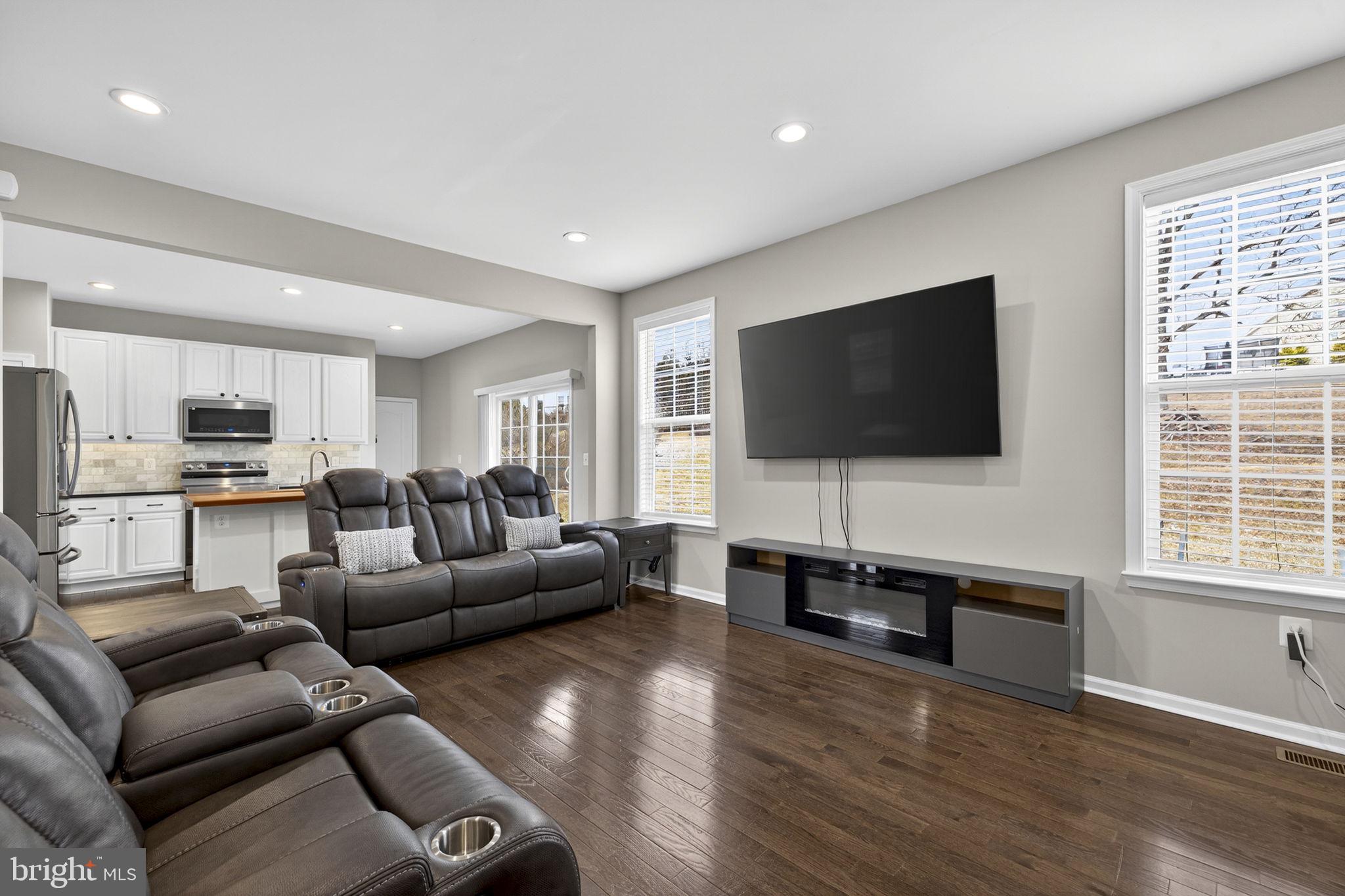 LAKE HOLIDAY ESTATES - Residential