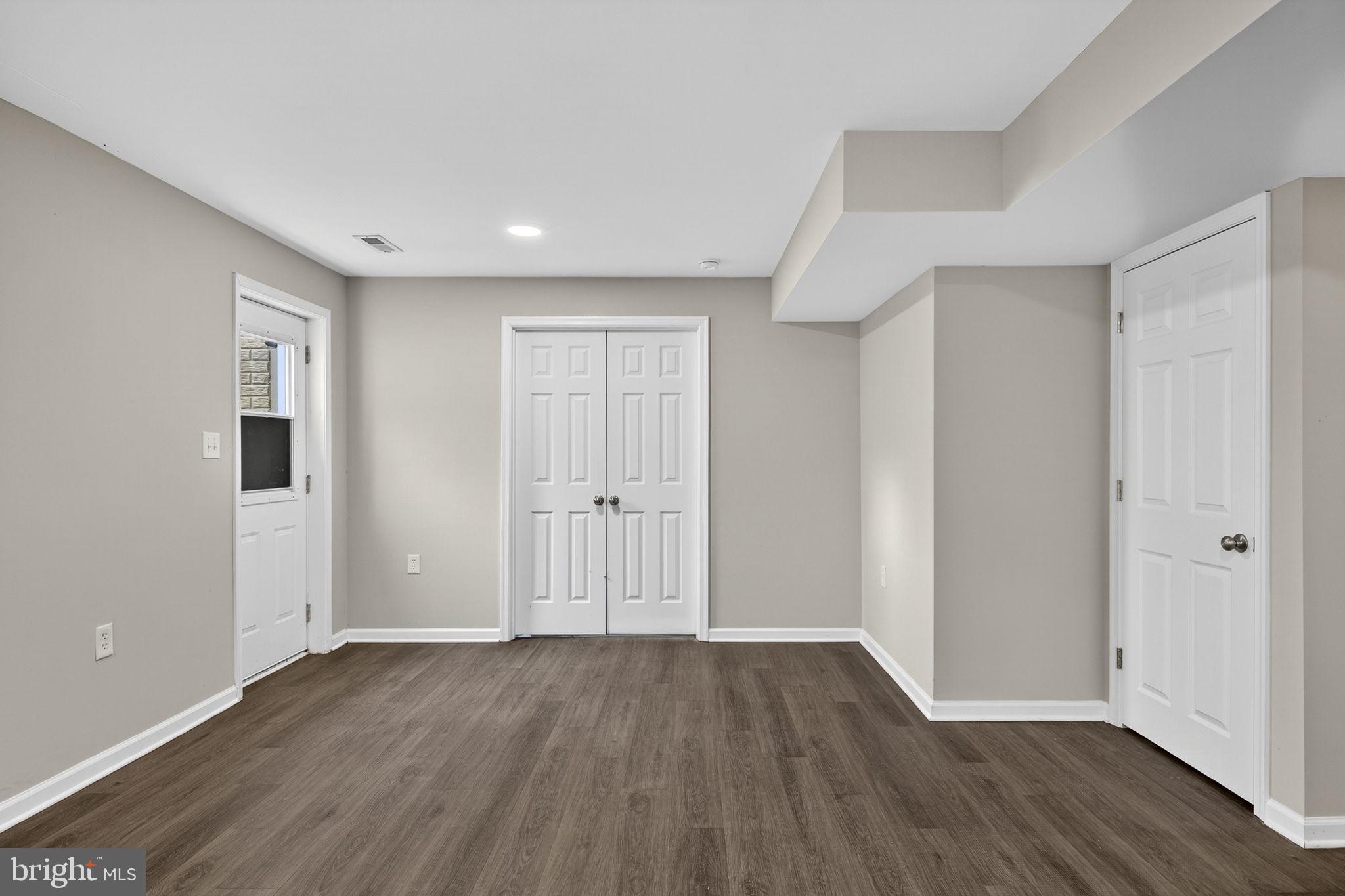 LAKE HOLIDAY ESTATES - Residential