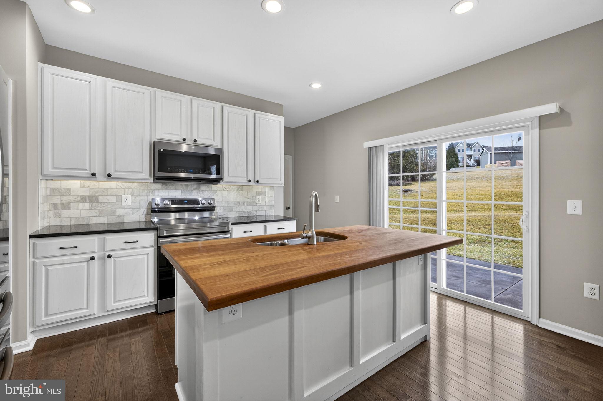 LAKE HOLIDAY ESTATES - Residential