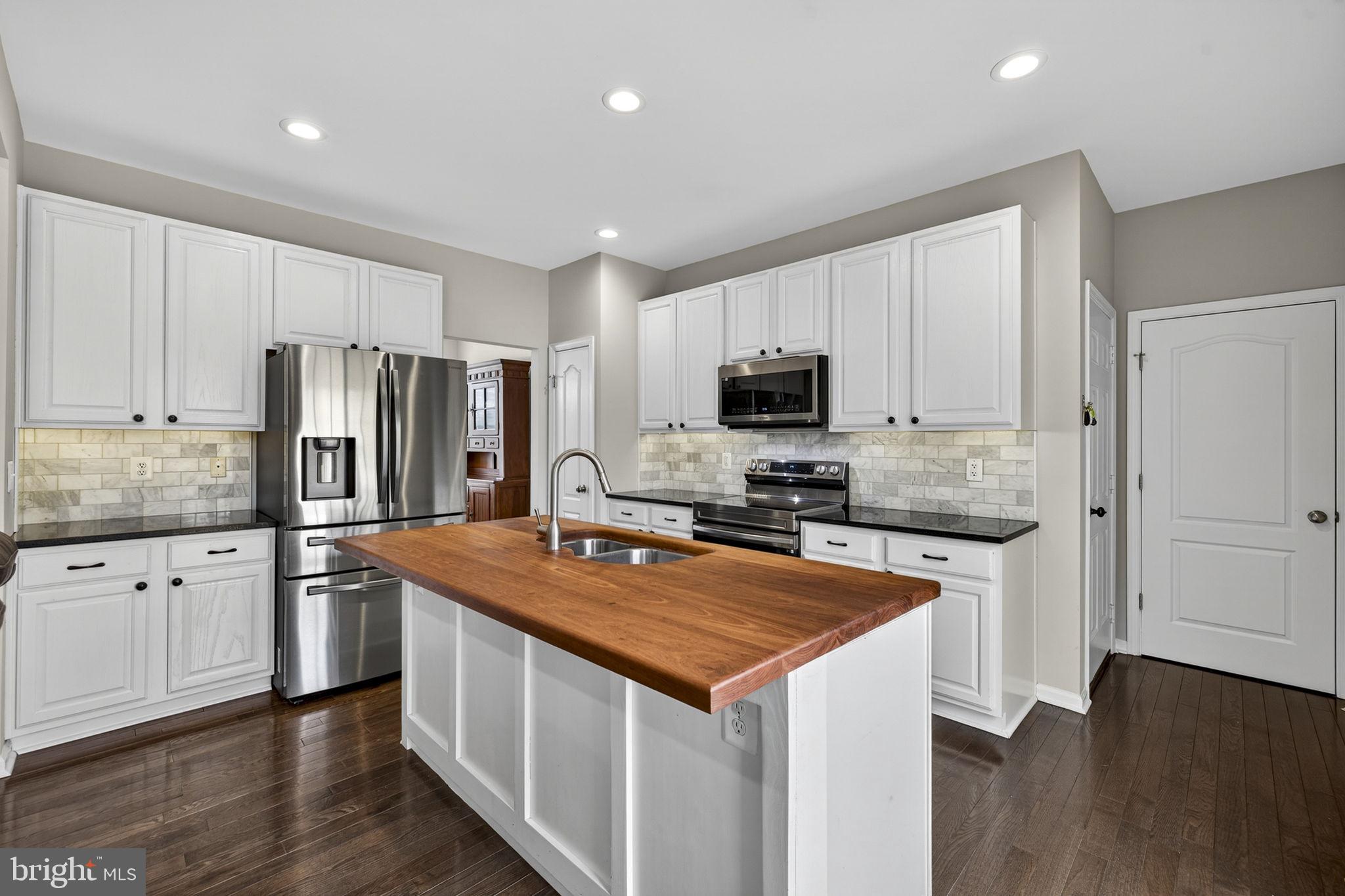 LAKE HOLIDAY ESTATES - Residential