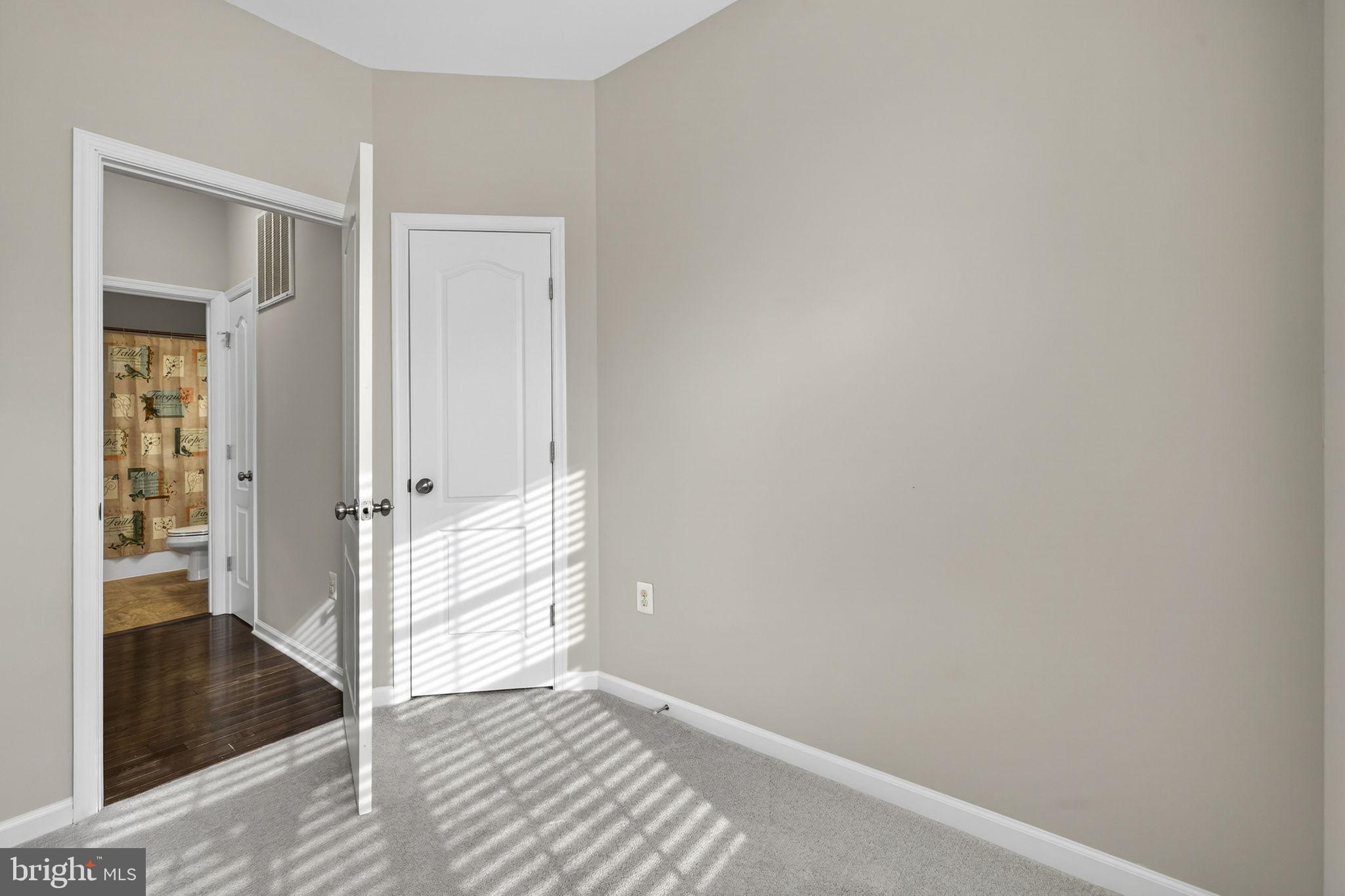 LAKE HOLIDAY ESTATES - Residential