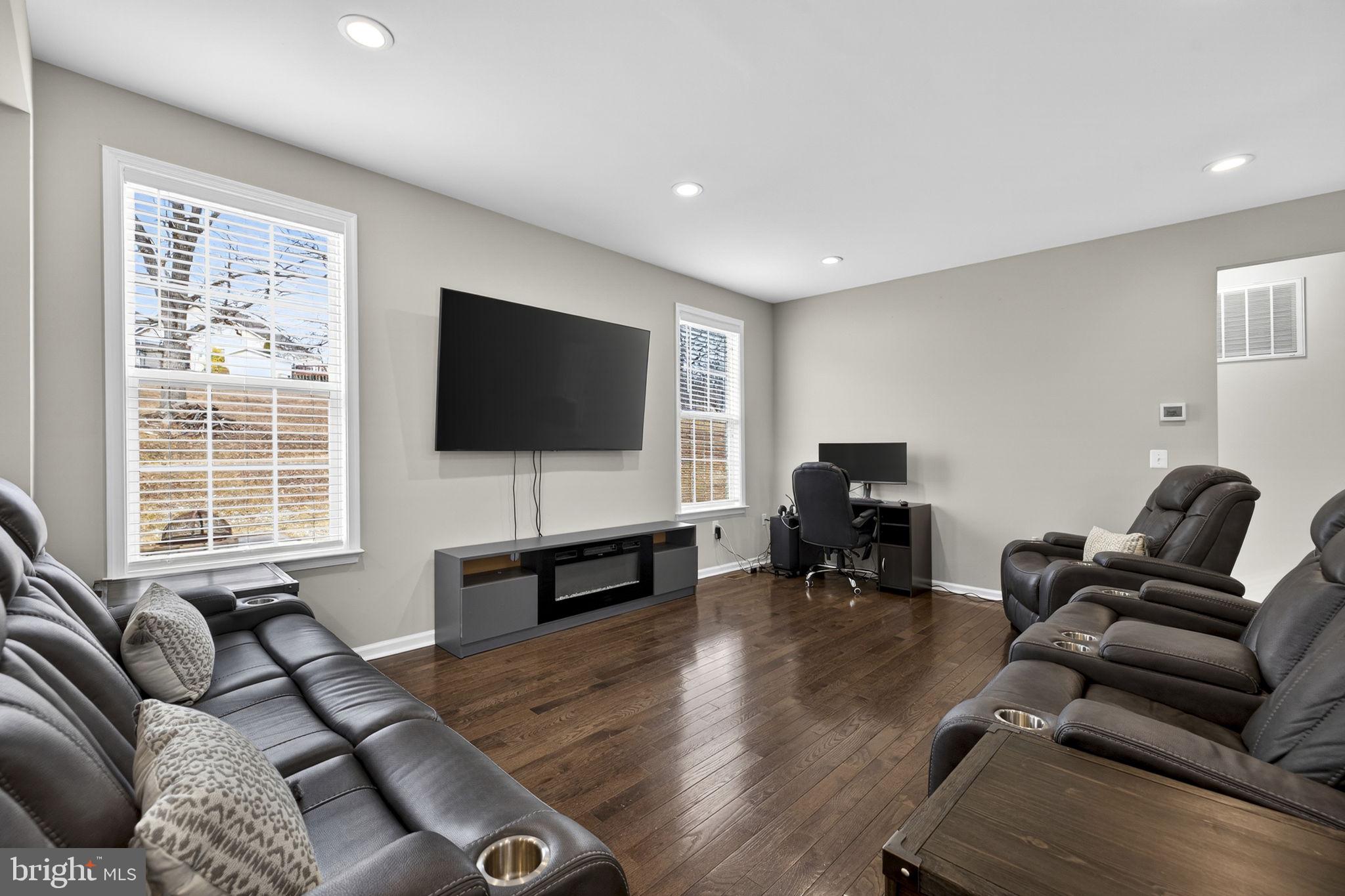 LAKE HOLIDAY ESTATES - Residential