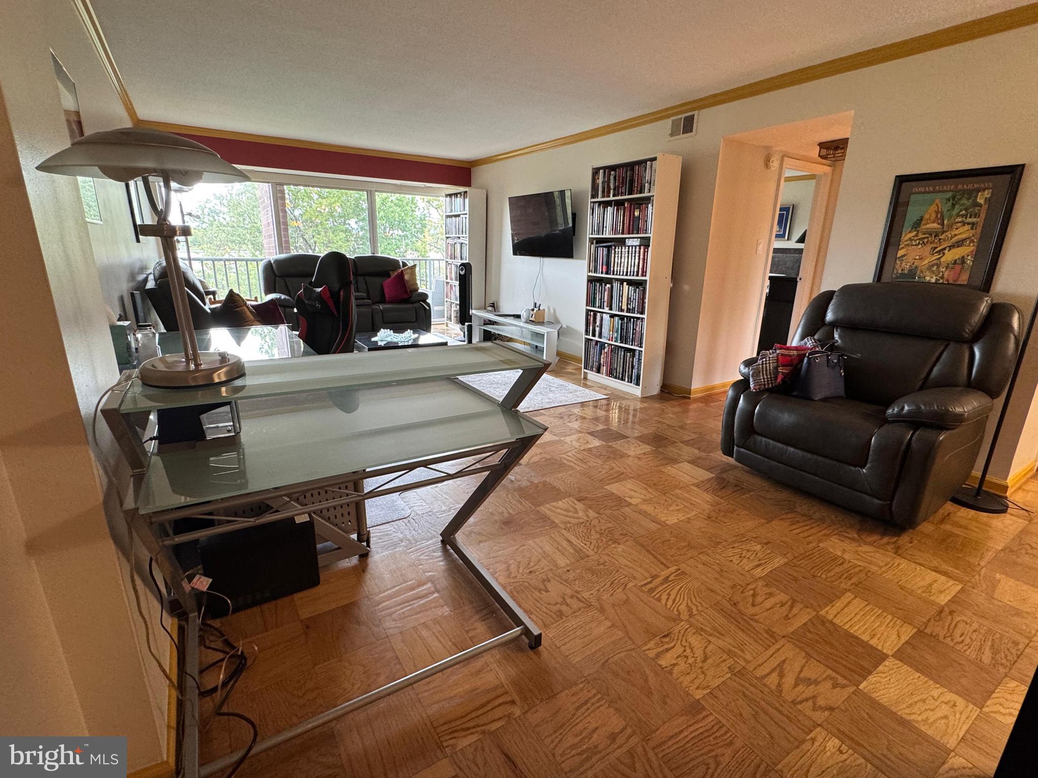 1300 ARMY NAVY DRIVE 606