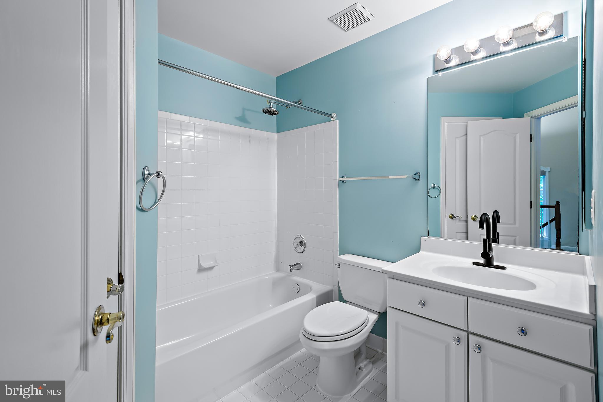 ASHLEIGH WOODS - Residential