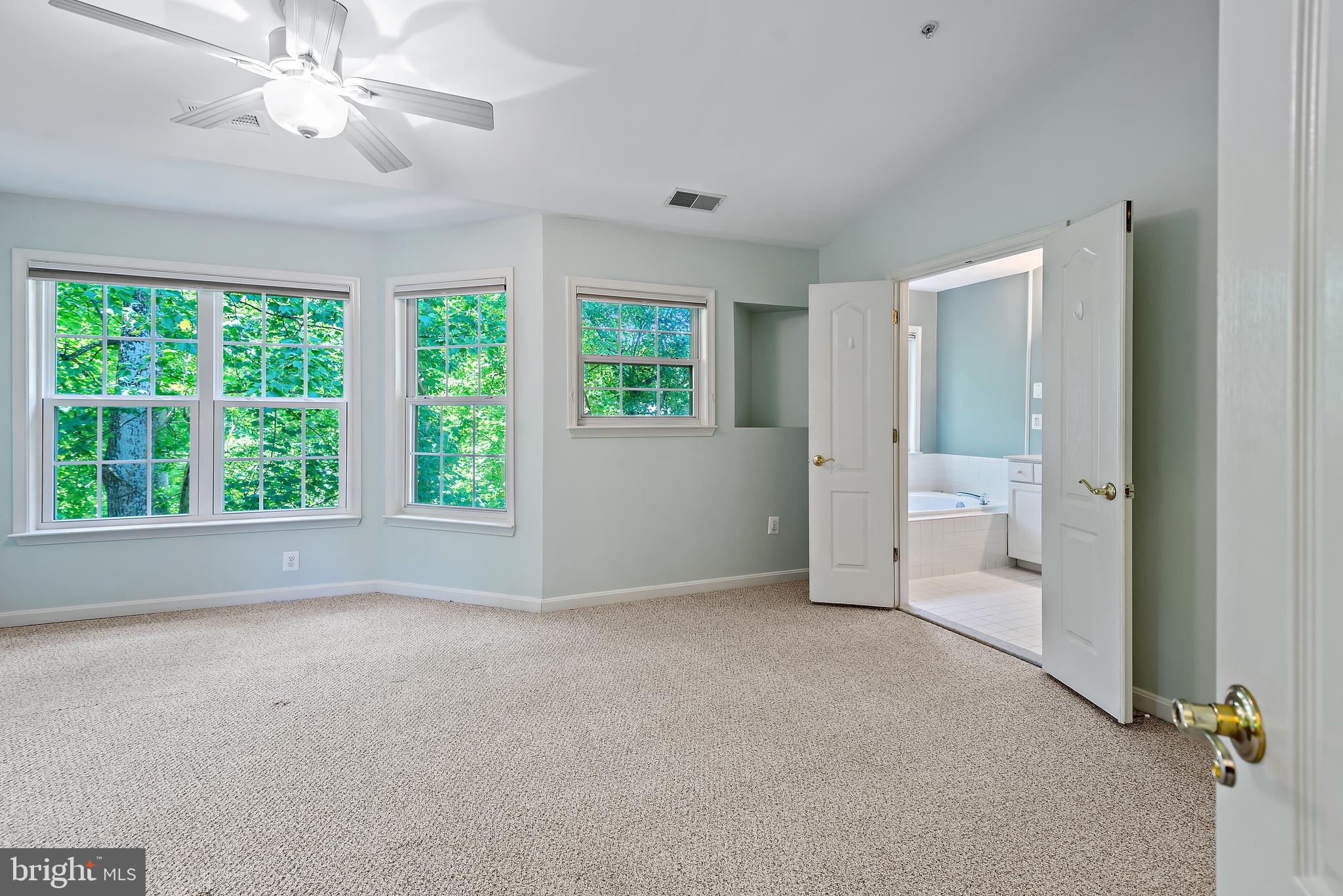 ASHLEIGH WOODS - Residential