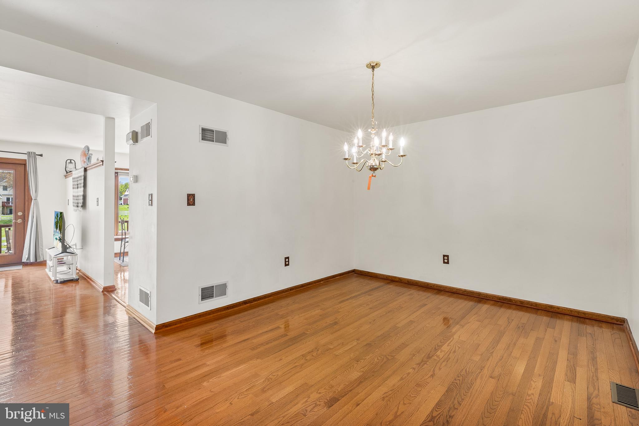 125 DERBY DRIVE 2