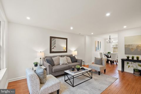 Photo of 3513 S Stafford Street #A, ARLINGTON, VA 22206 (MLS # VAAR2068548)