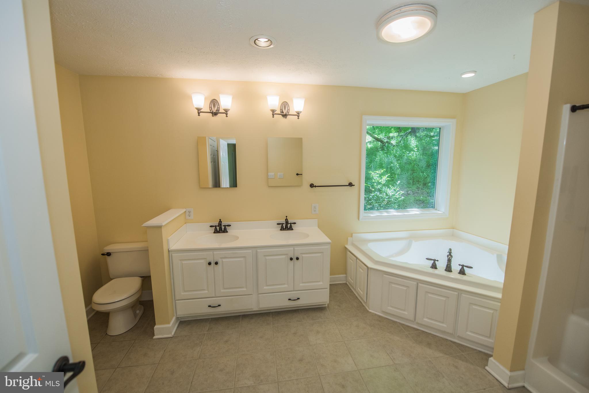 BEAVER DAM WOODS - Residential