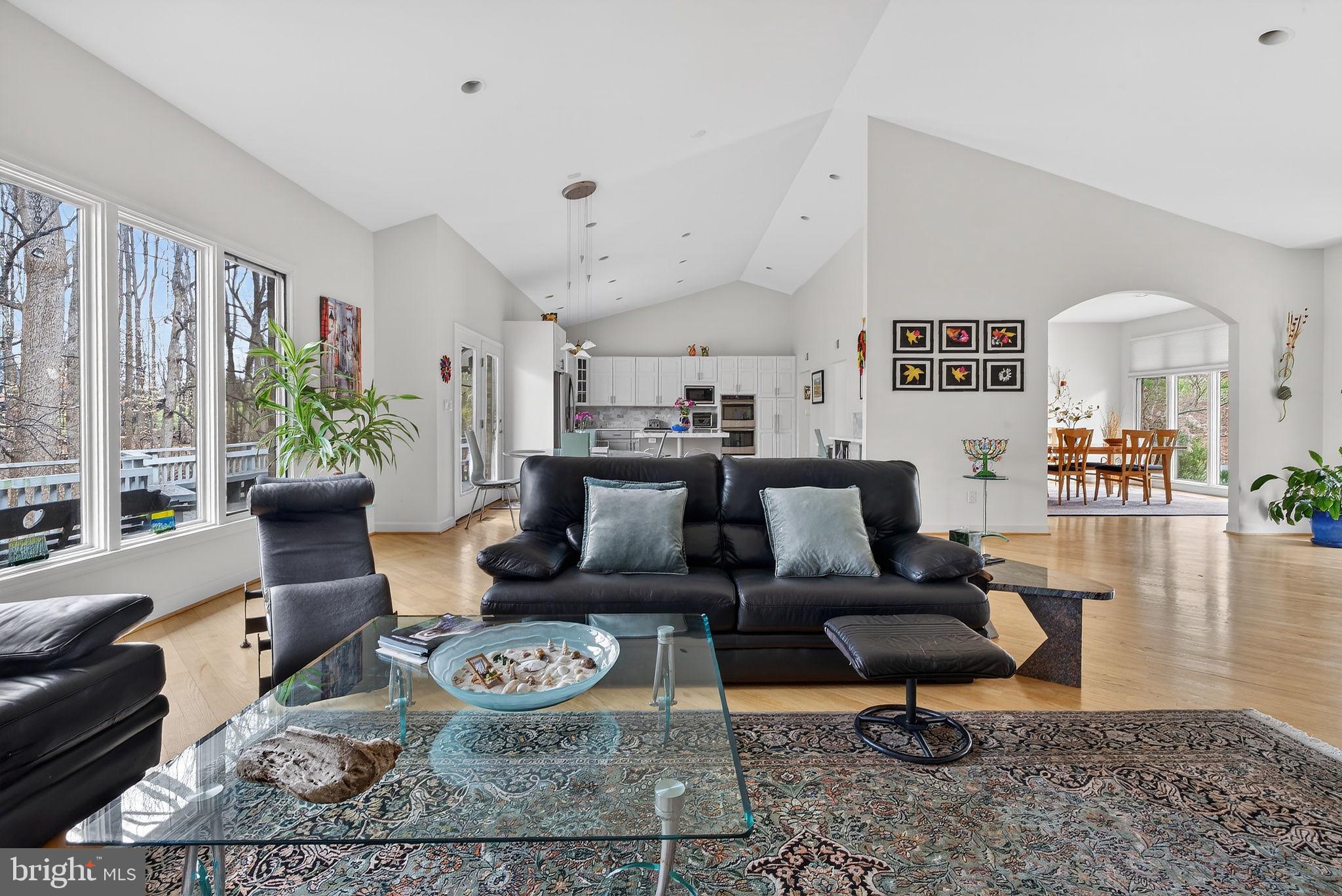 LAKE POTOMAC - Residential