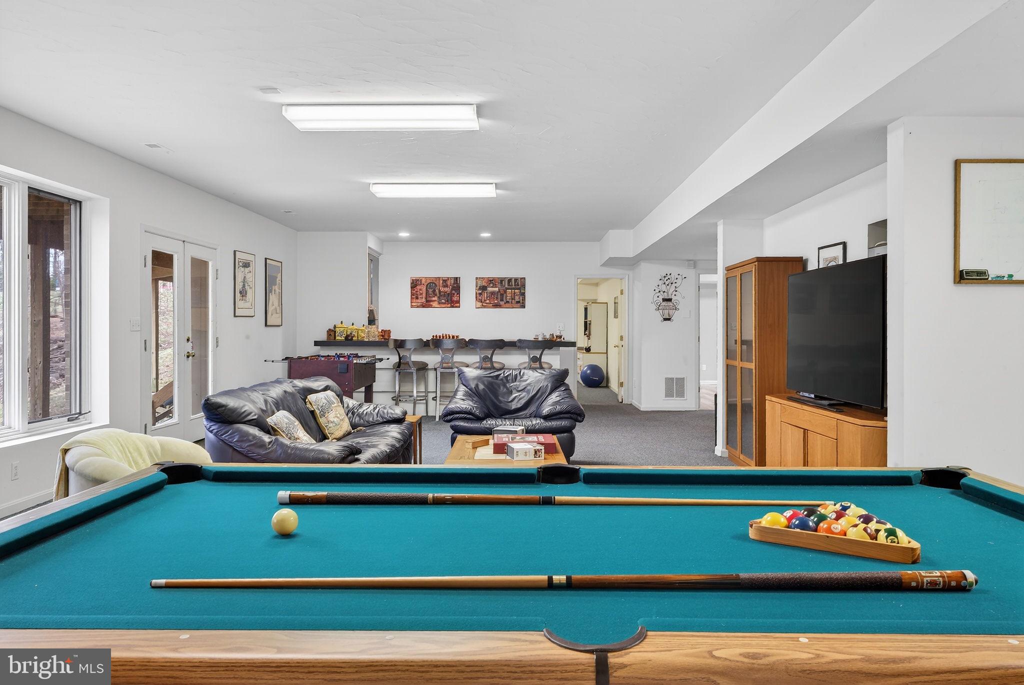 LAKE POTOMAC - Residential