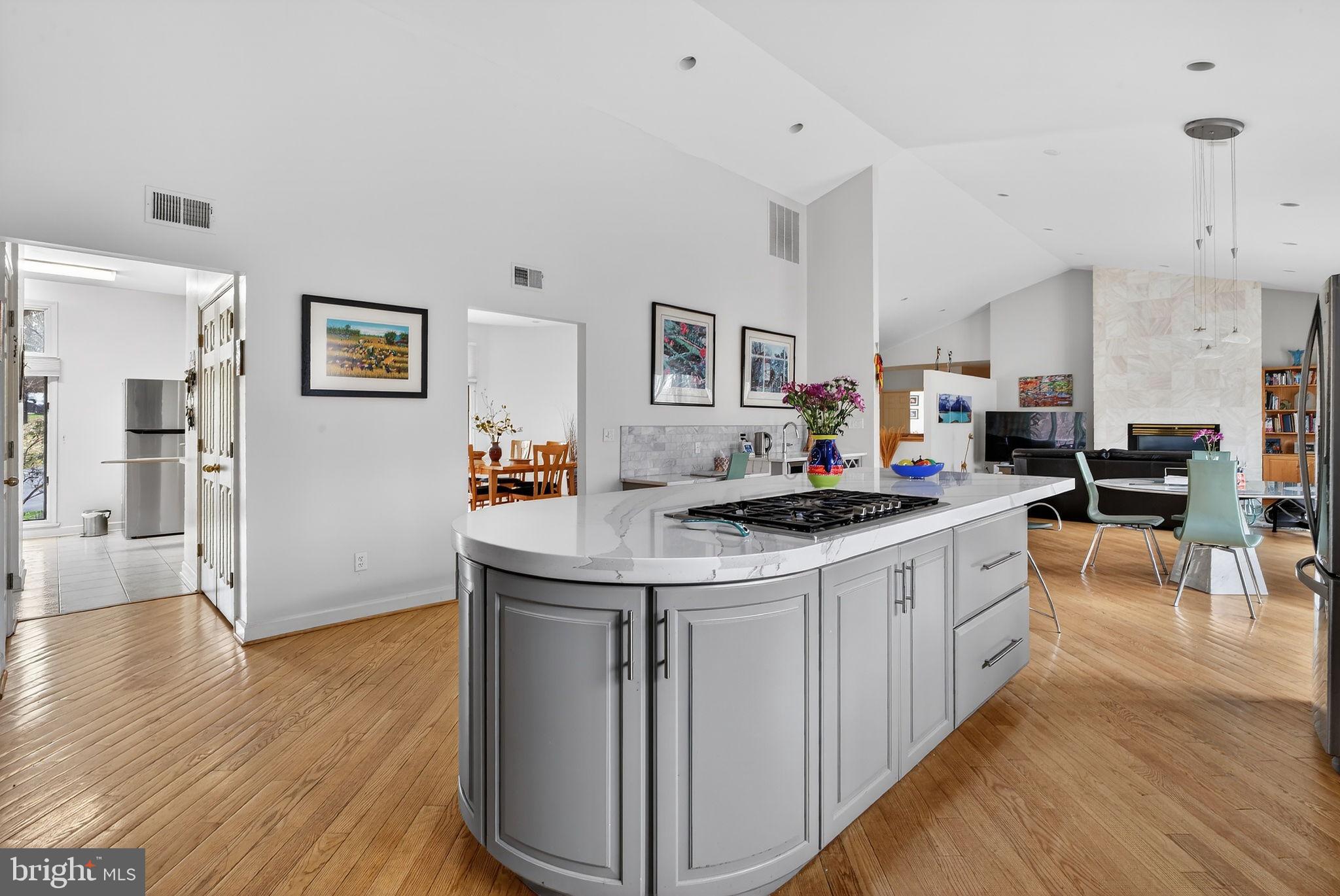 LAKE POTOMAC - Residential