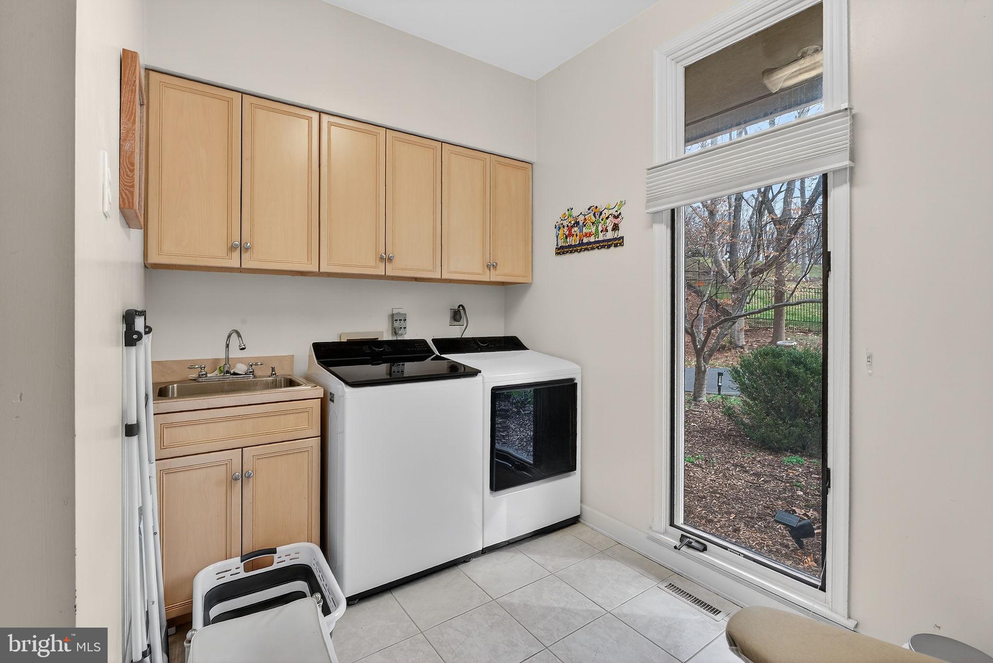 LAKE POTOMAC - Residential