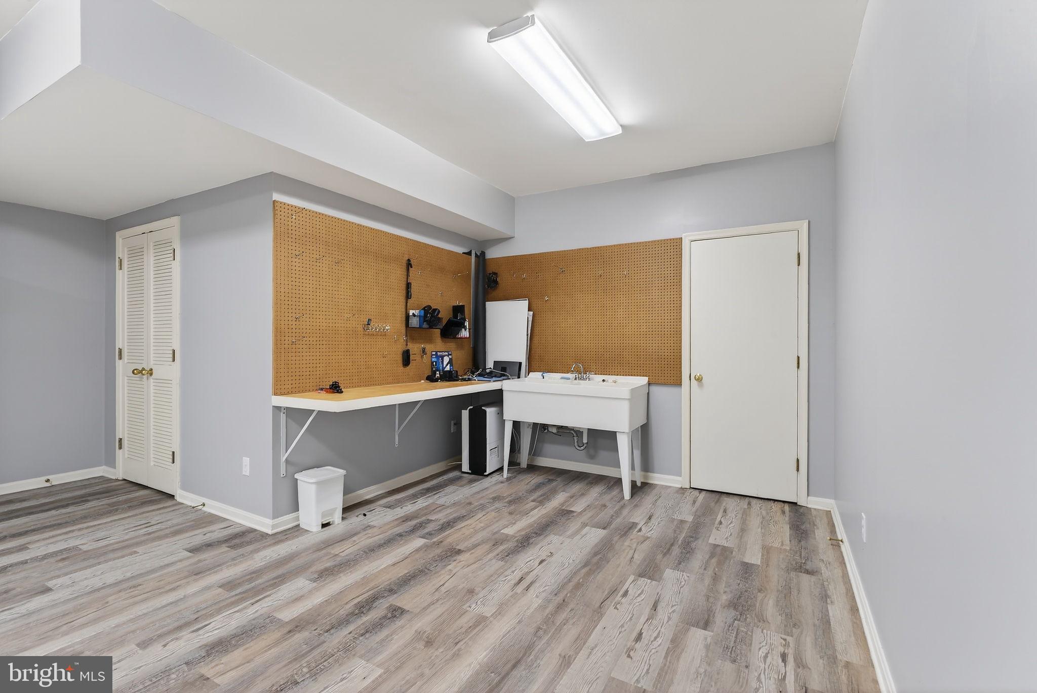 LAKE POTOMAC - Residential