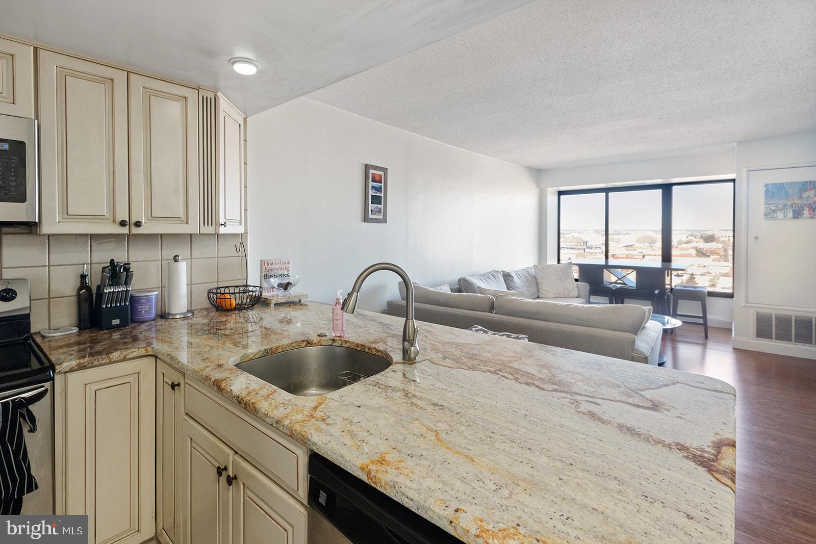 Enjoy condo living in this gorgeous recently renovated one bedroom condo on the 18th floor at Cityview Condominiums. The spectacular forever north facing unobstructed views will wow you! You will immediately fall in love with the huge open kitchen which features a large granite breakfast bar and makes this perfect for entertaining. The kitchen also features beautiful hi-end cabinetry, stainless steel appliances, flat top range and deep stainless steel sink. The condo features hardwood floors throughout that are in pristine condition. Step into the spacious bedroom which features a custom walk in closet you have been dreaming of!. Cityview Condominium amenities include a fitness enter, outdoor swimming pool, business center 24 concierge/ front desk and a beautifully landscaped outdoor space with a gazebo. Cityview Condominiums is perfectly situated in the Art Museum neighborhood which has some of the best restaurants, parks, museums and easily accessible to all major highways / public transportation! Private parking can be rented or purchased in the parking lot for an additional fee based upon availability. Photo's coming soon!