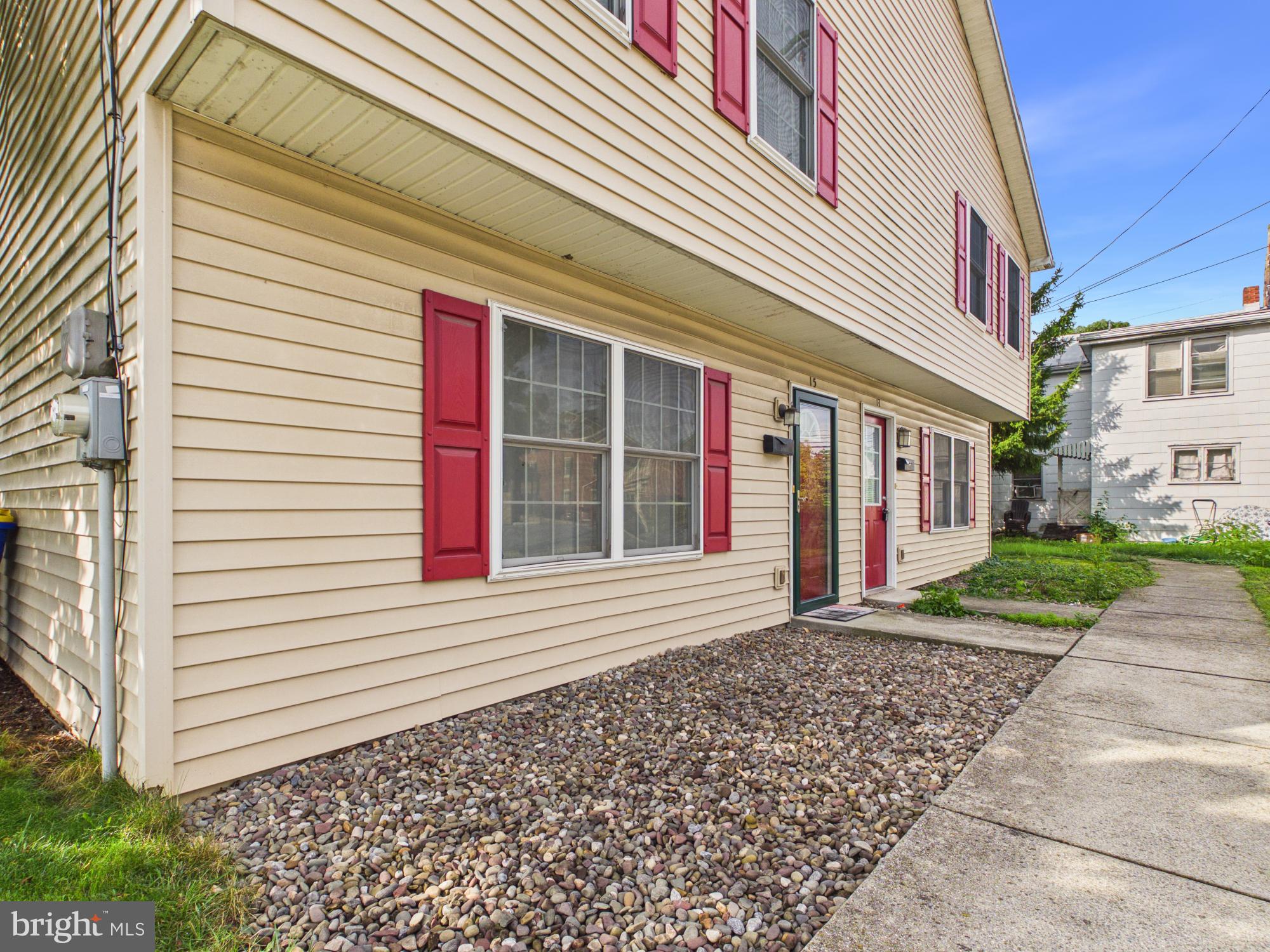 15 S CHESTNUT STREET