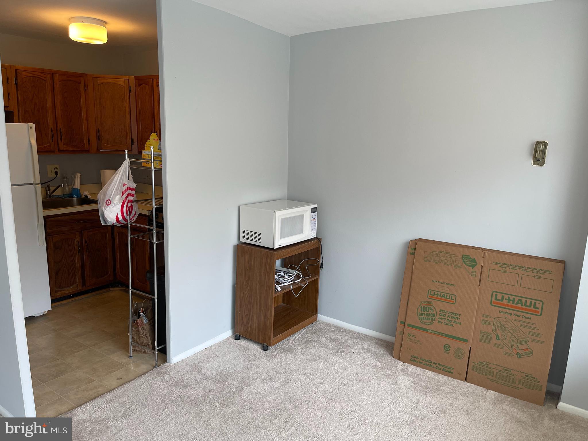 TAFT TOWERS - Residential Lease