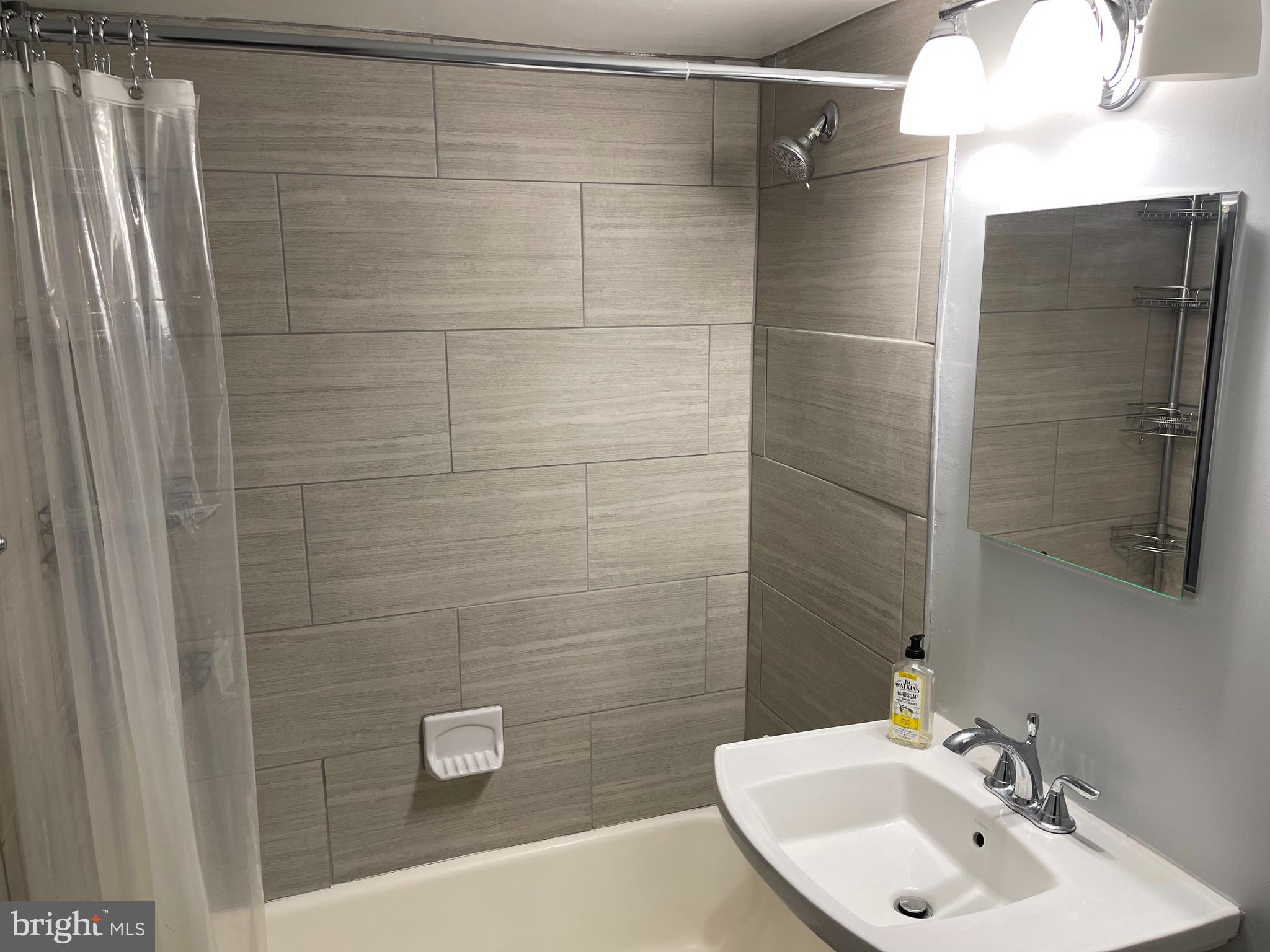 TAFT TOWERS - Residential Lease