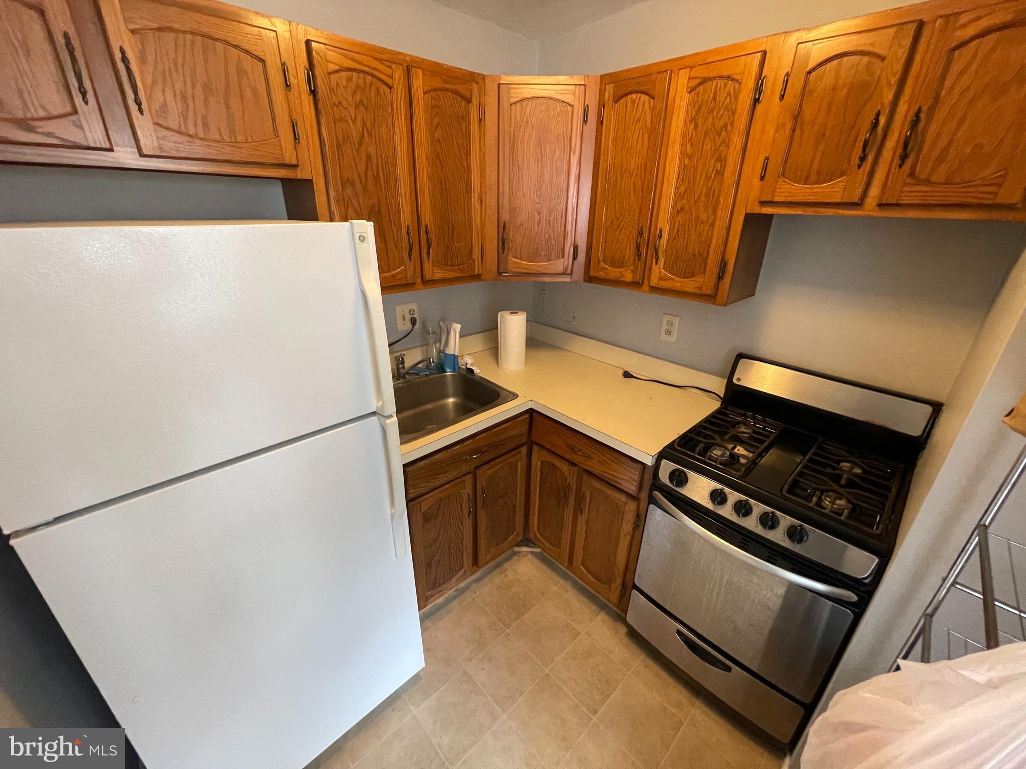 TAFT TOWERS - Residential Lease