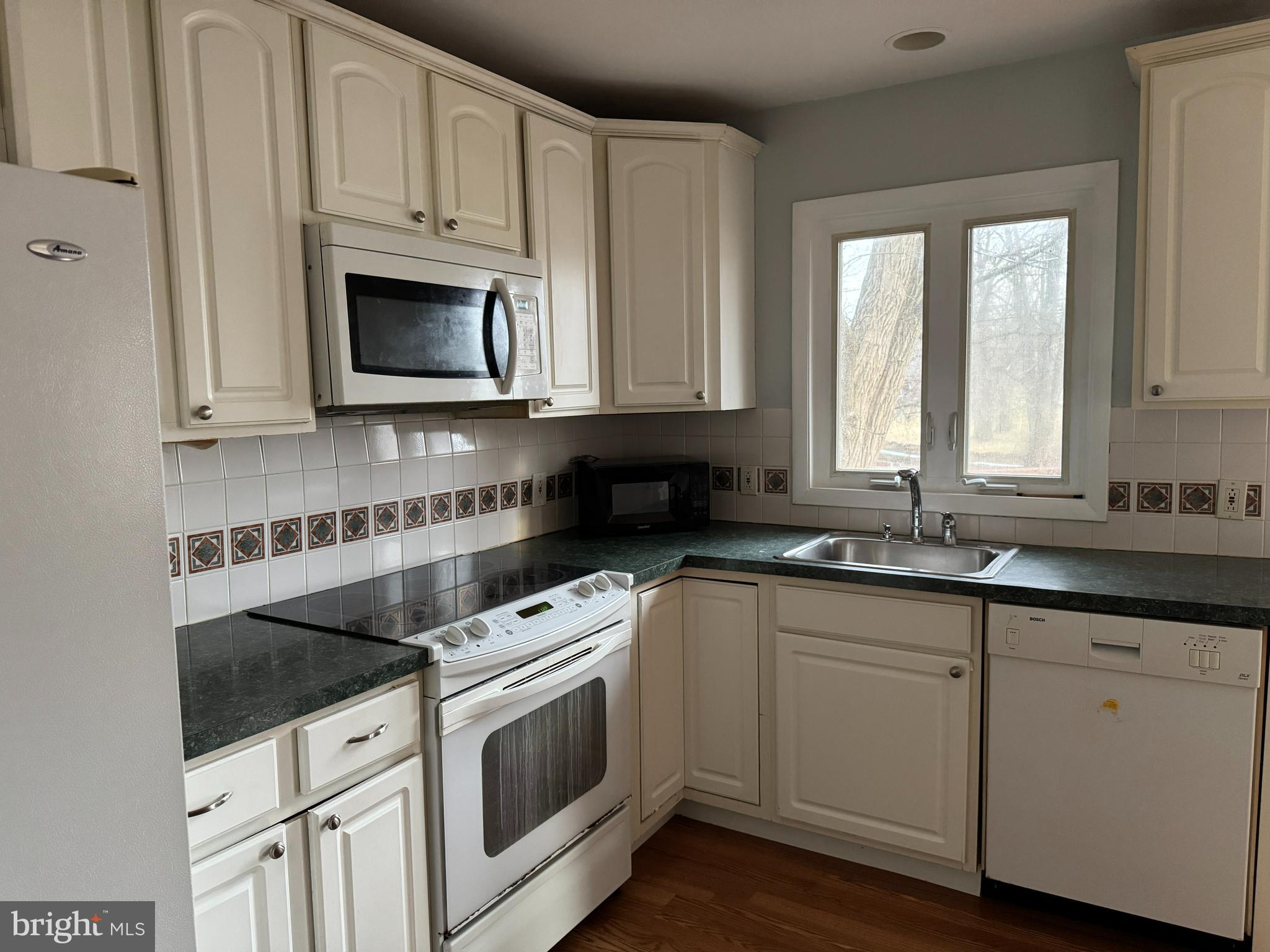 MEADOWBROOK - Residential Lease