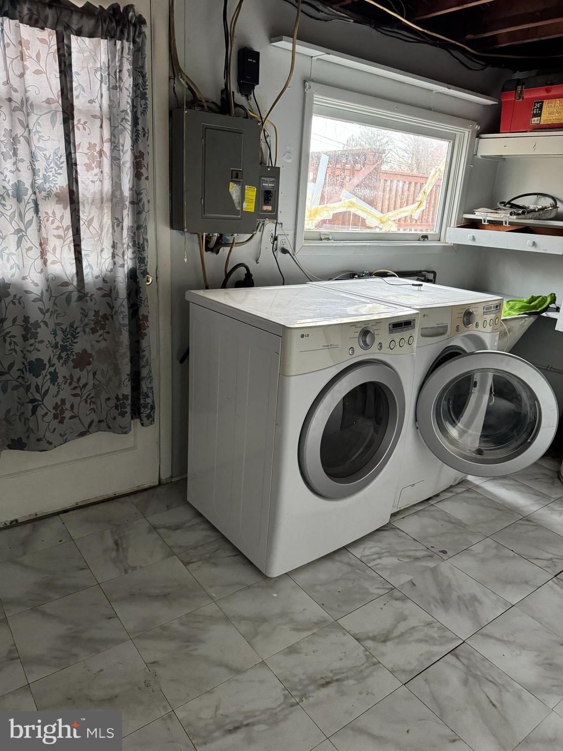 MEADOWBROOK - Residential Lease