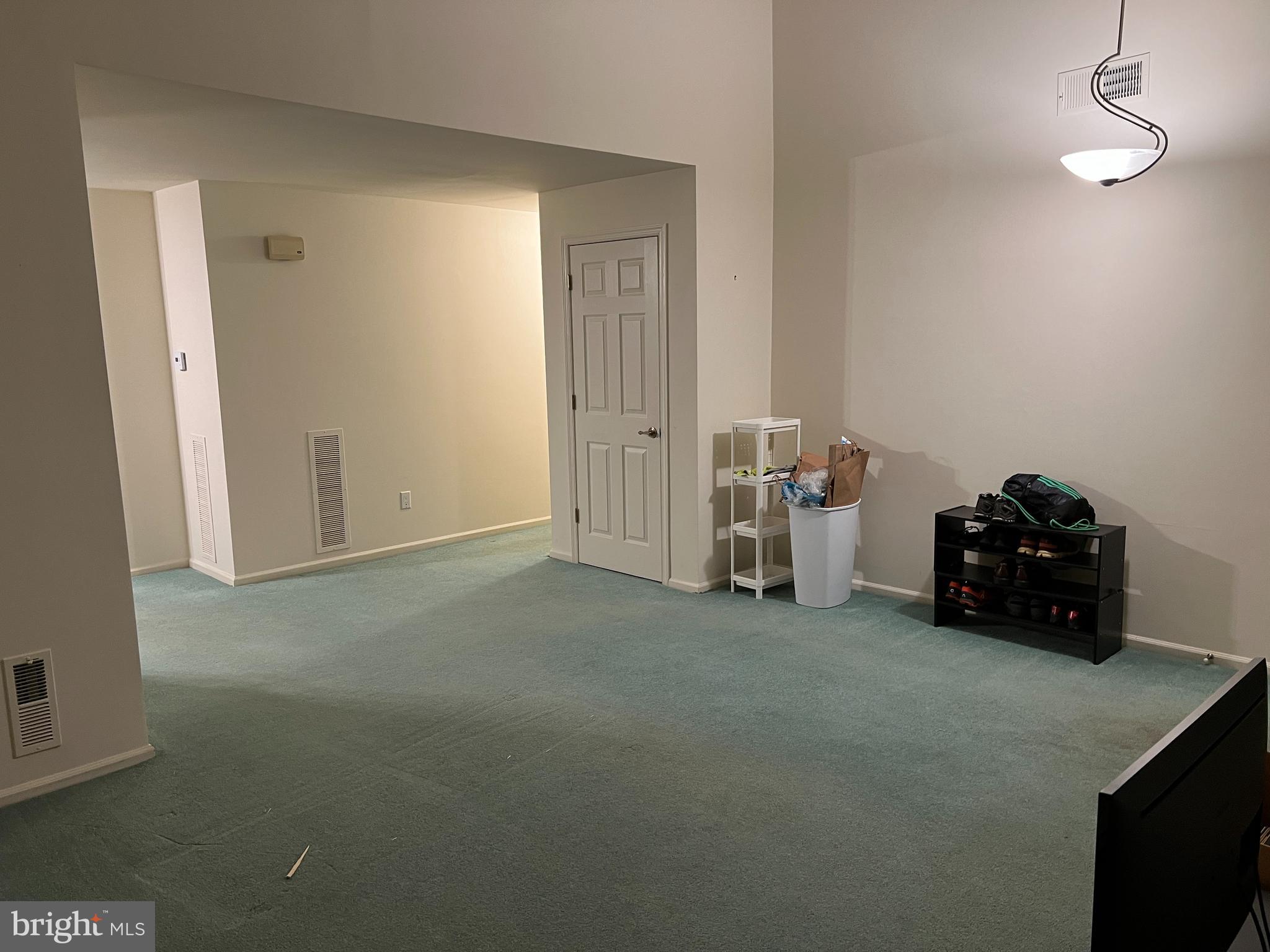 VILLAGE SHIRES - Residential Lease