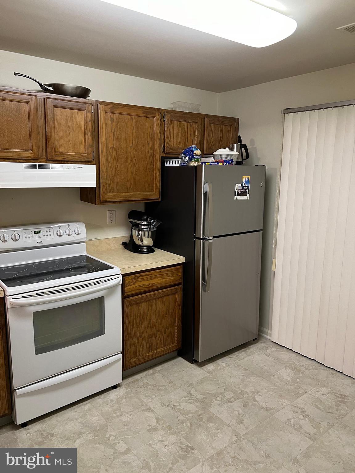 VILLAGE SHIRES - Residential Lease