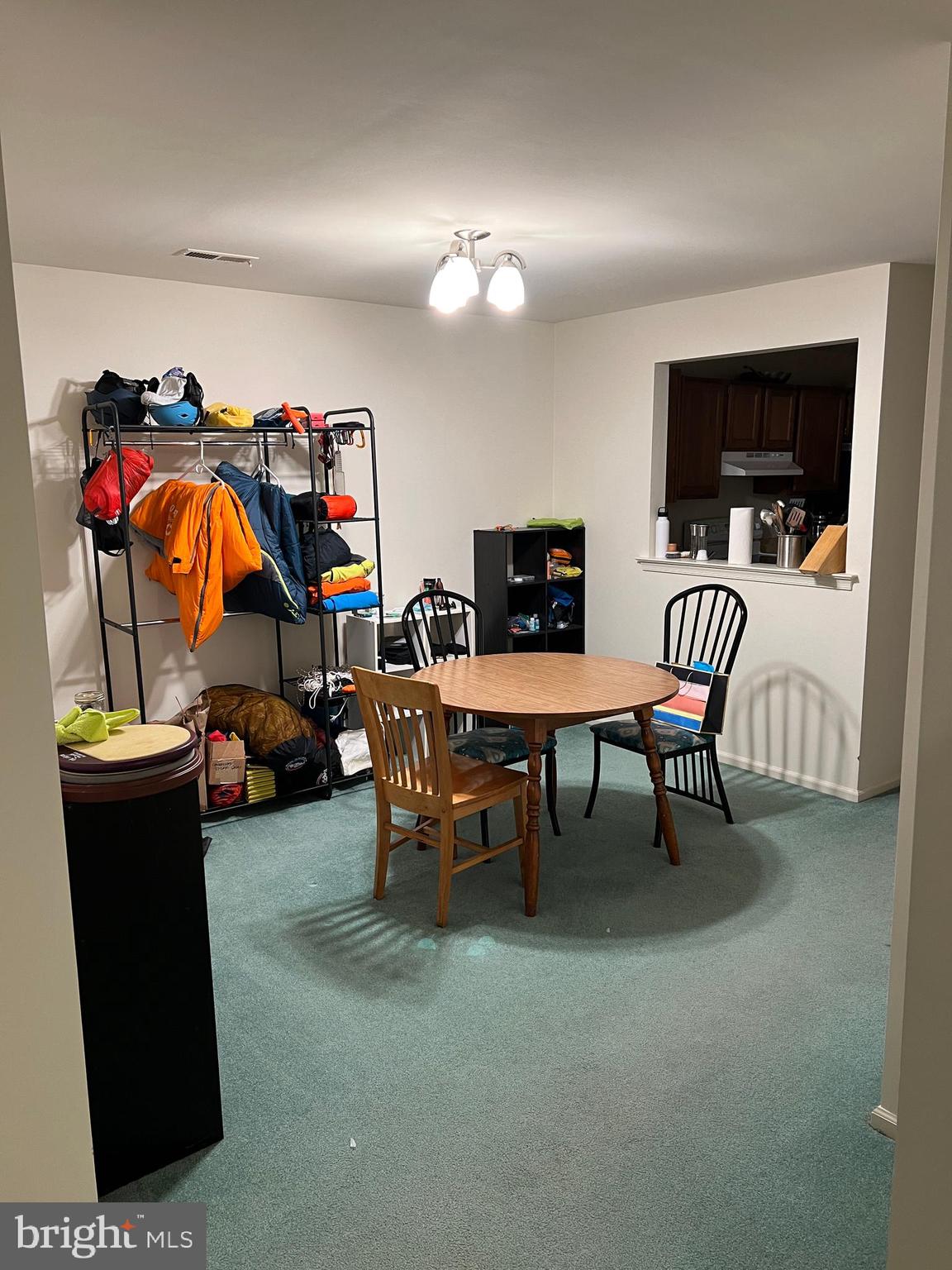 VILLAGE SHIRES - Residential Lease