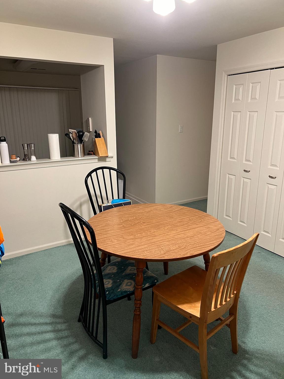 VILLAGE SHIRES - Residential Lease