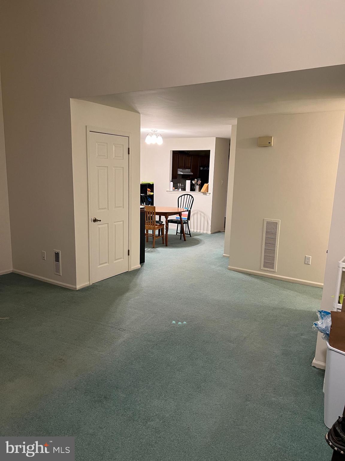 VILLAGE SHIRES - Residential Lease