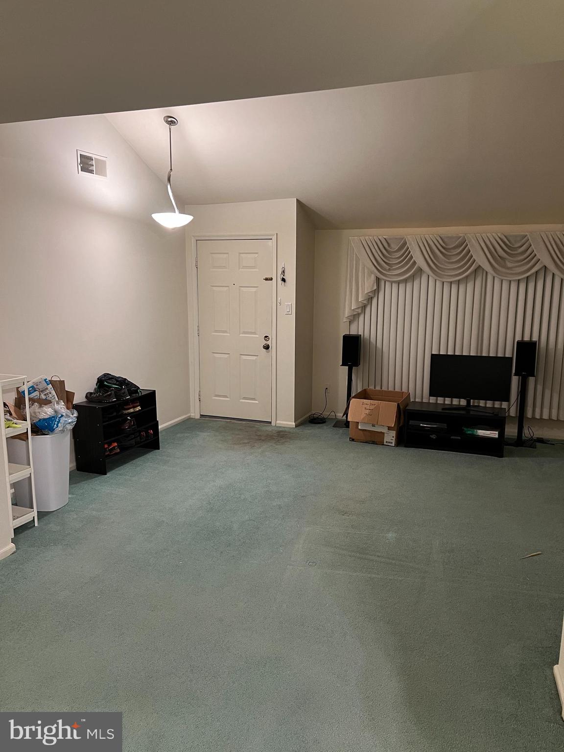 VILLAGE SHIRES - Residential Lease