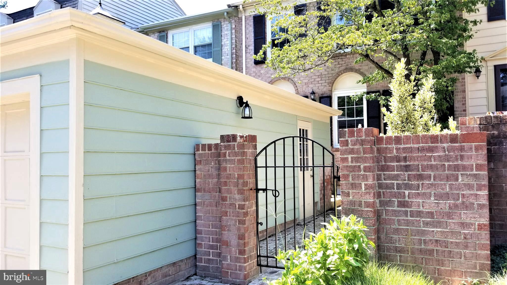 FAIRWAY ISLAND - Residential Lease