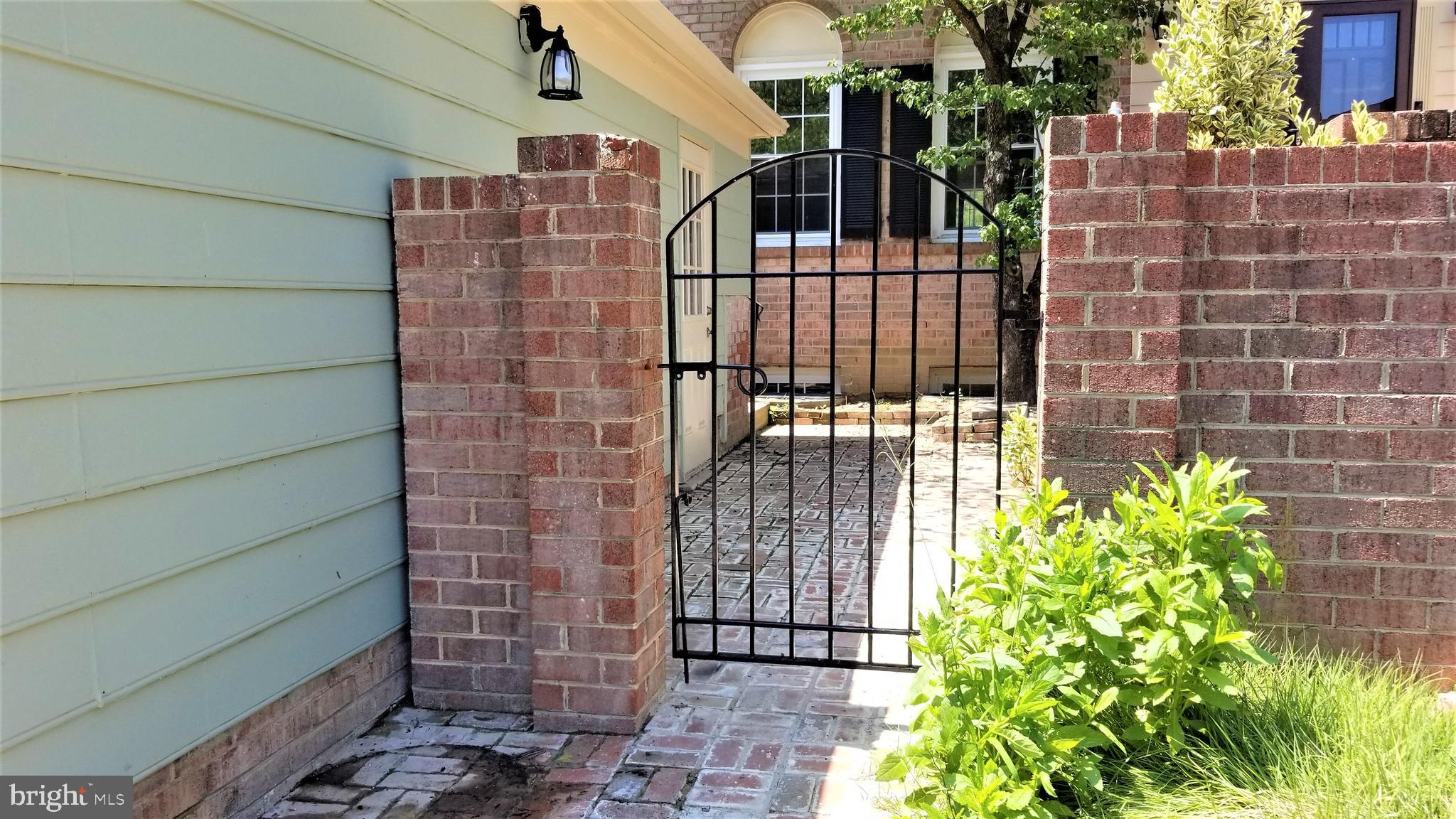 FAIRWAY ISLAND - Residential Lease