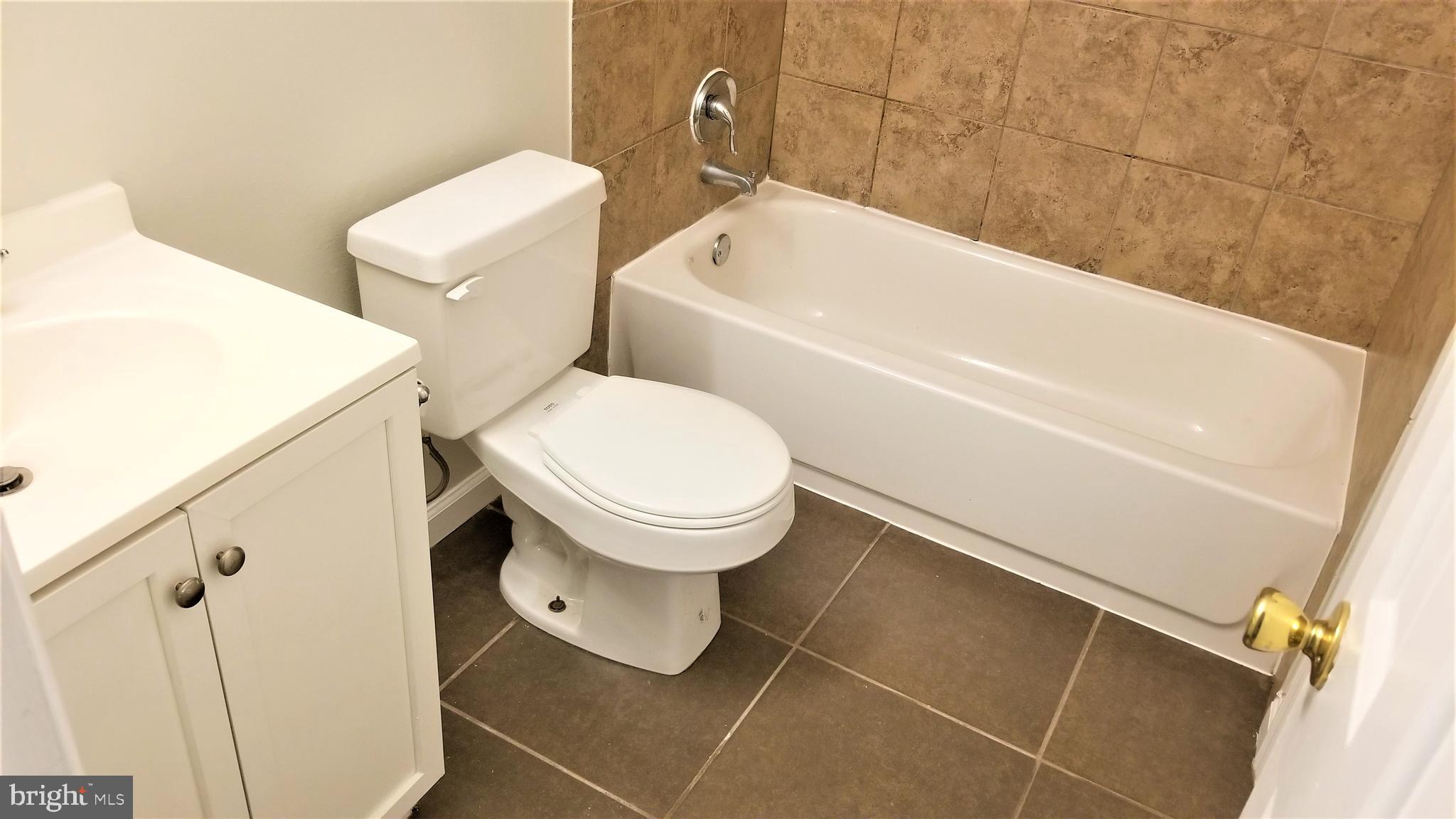 FAIRWAY ISLAND - Residential Lease