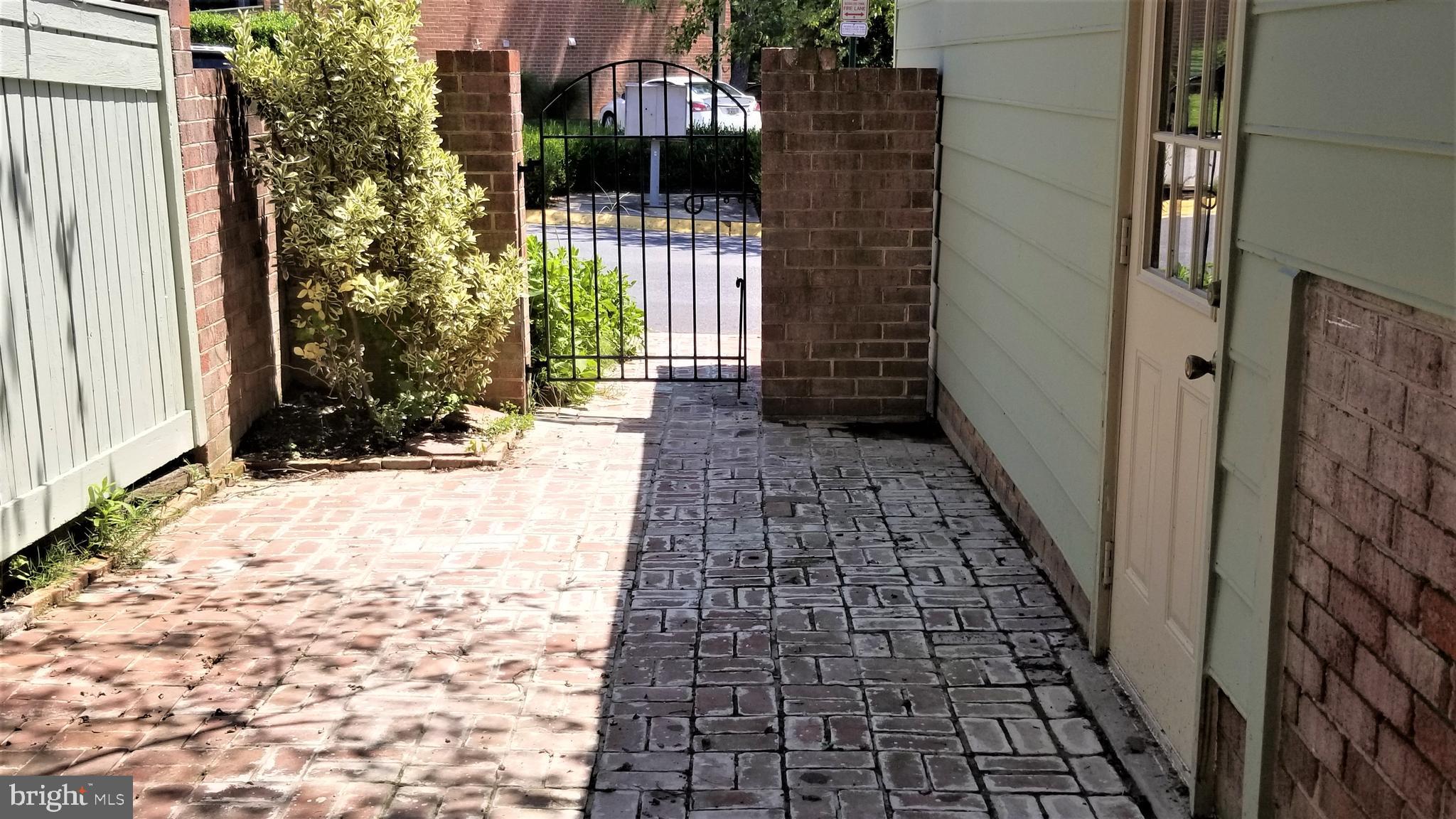 FAIRWAY ISLAND - Residential Lease