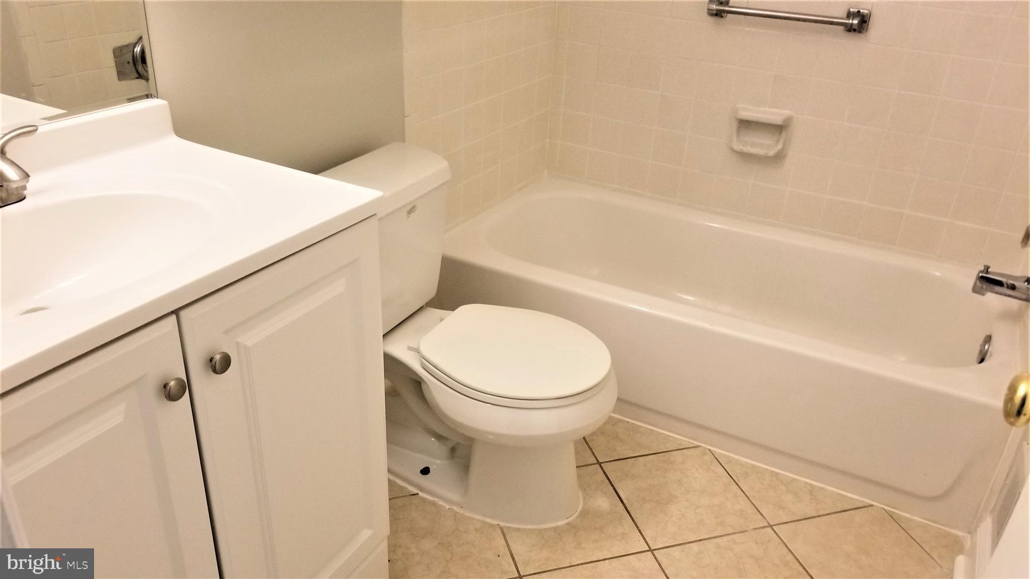 FAIRWAY ISLAND - Residential Lease