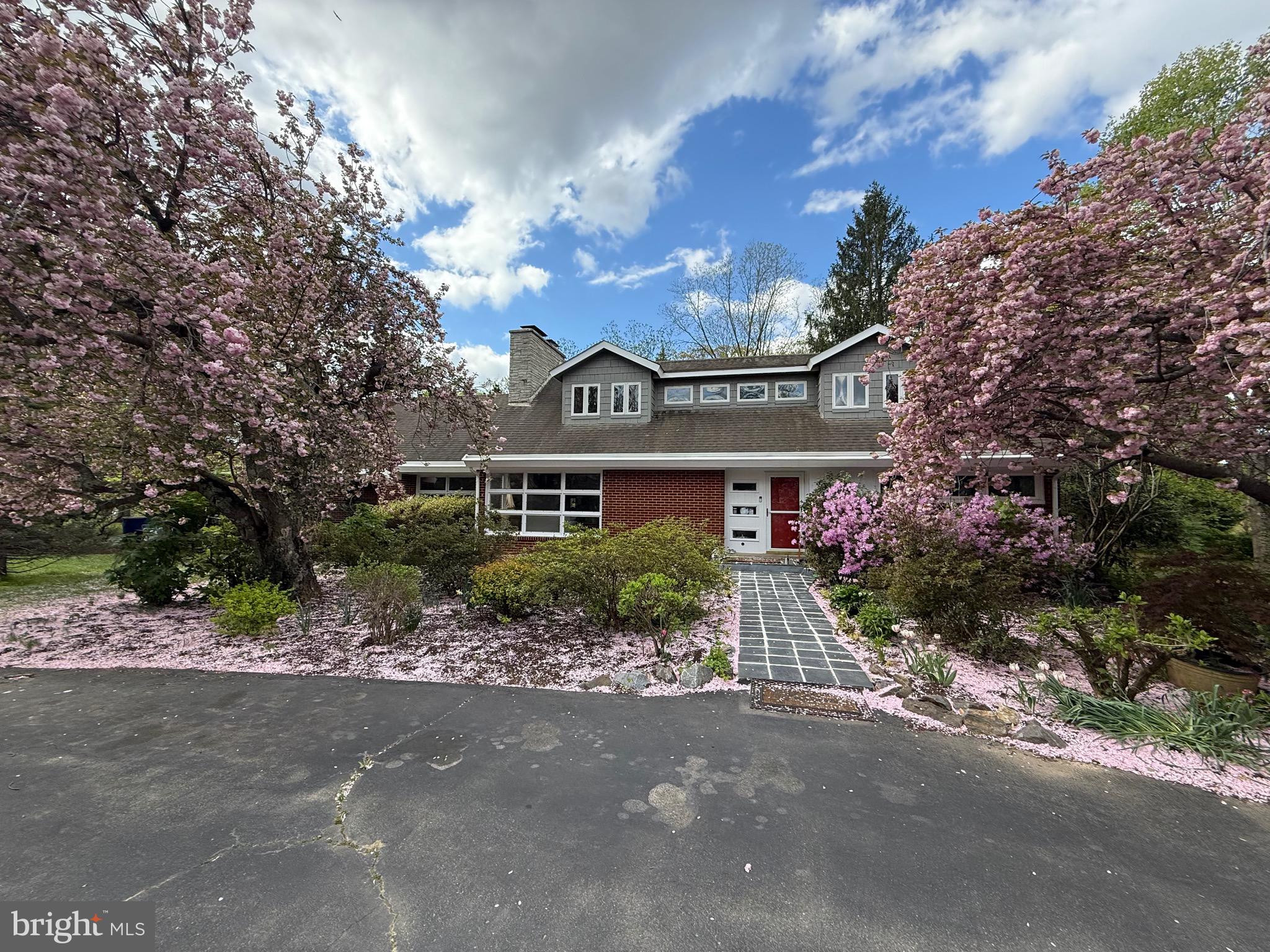 INGLESIDE - Residential