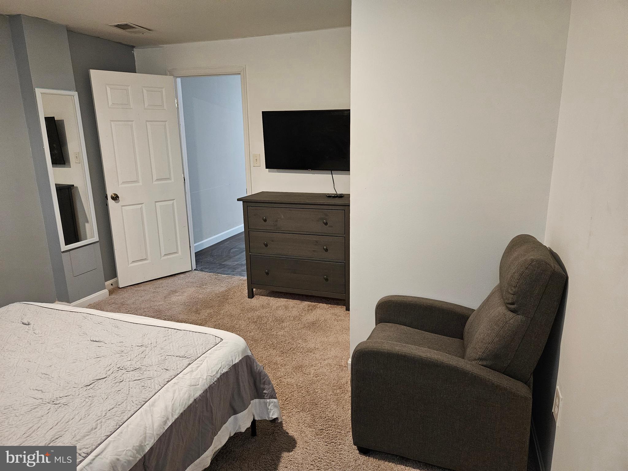 REDWOOD LAKES - Residential Lease