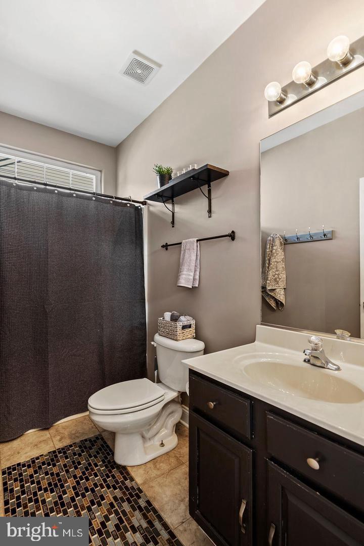 REDWOOD LAKES - Residential Lease