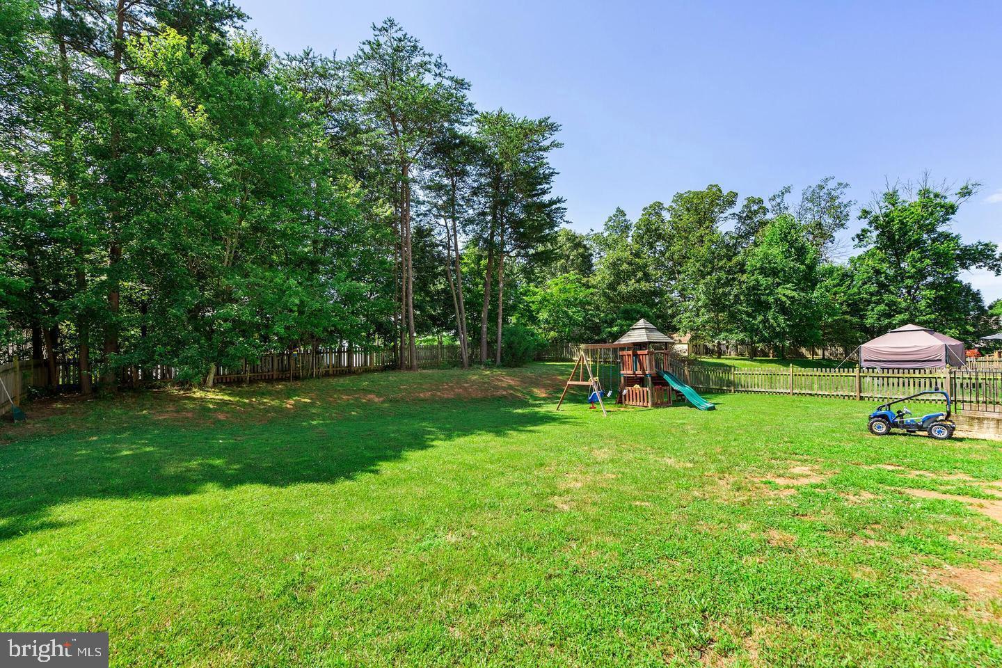 REDWOOD LAKES - Residential Lease