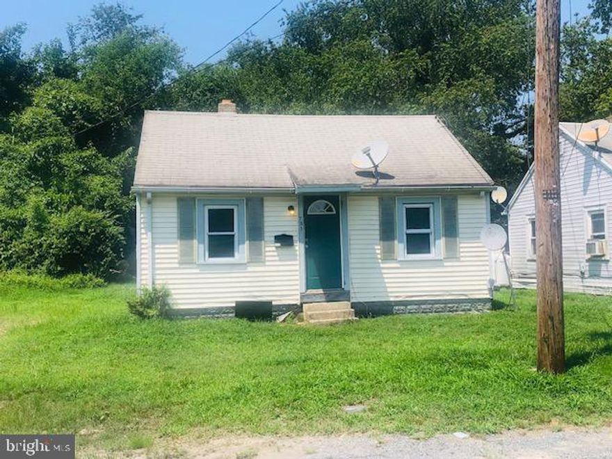 2 bed 1 bath single family home close to shopping, schools, churches etc. 35 minutes to beaches. No city taxes. Currently tenant occupied. Seller will consider seller financing.