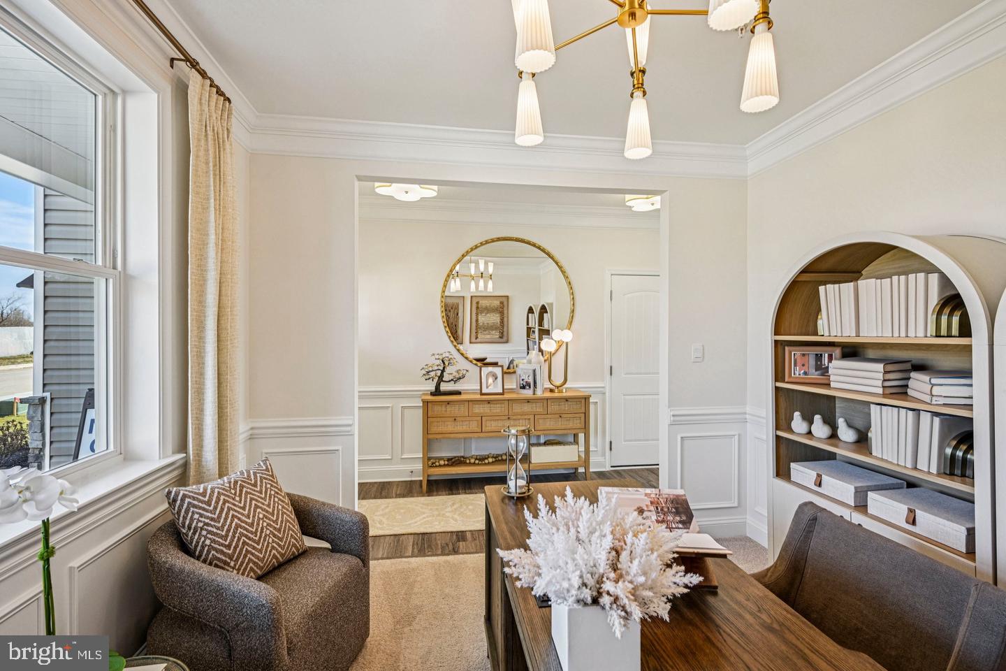 604 HEATHROW CIRCLE