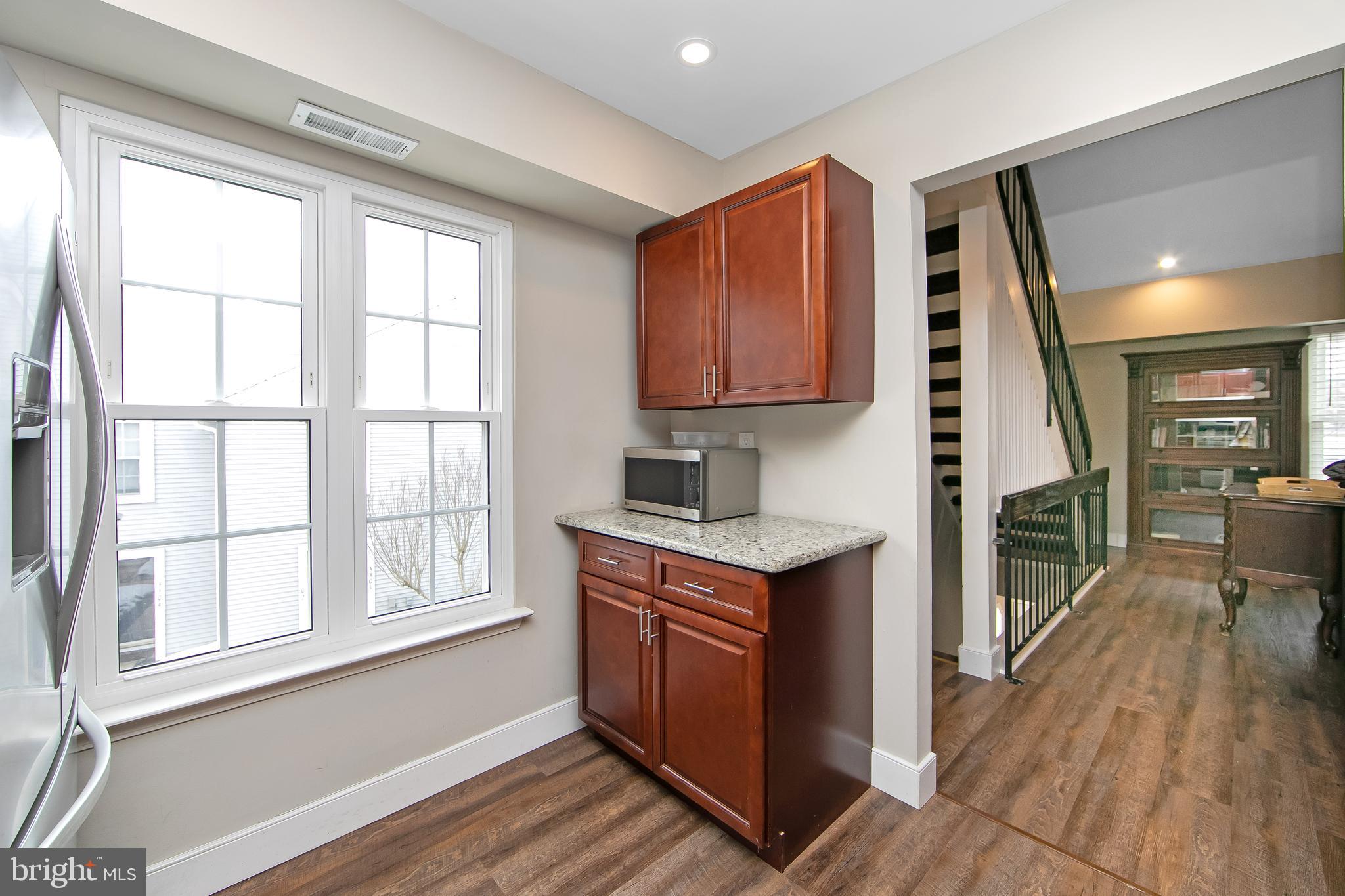 SOCIETY PL - Residential