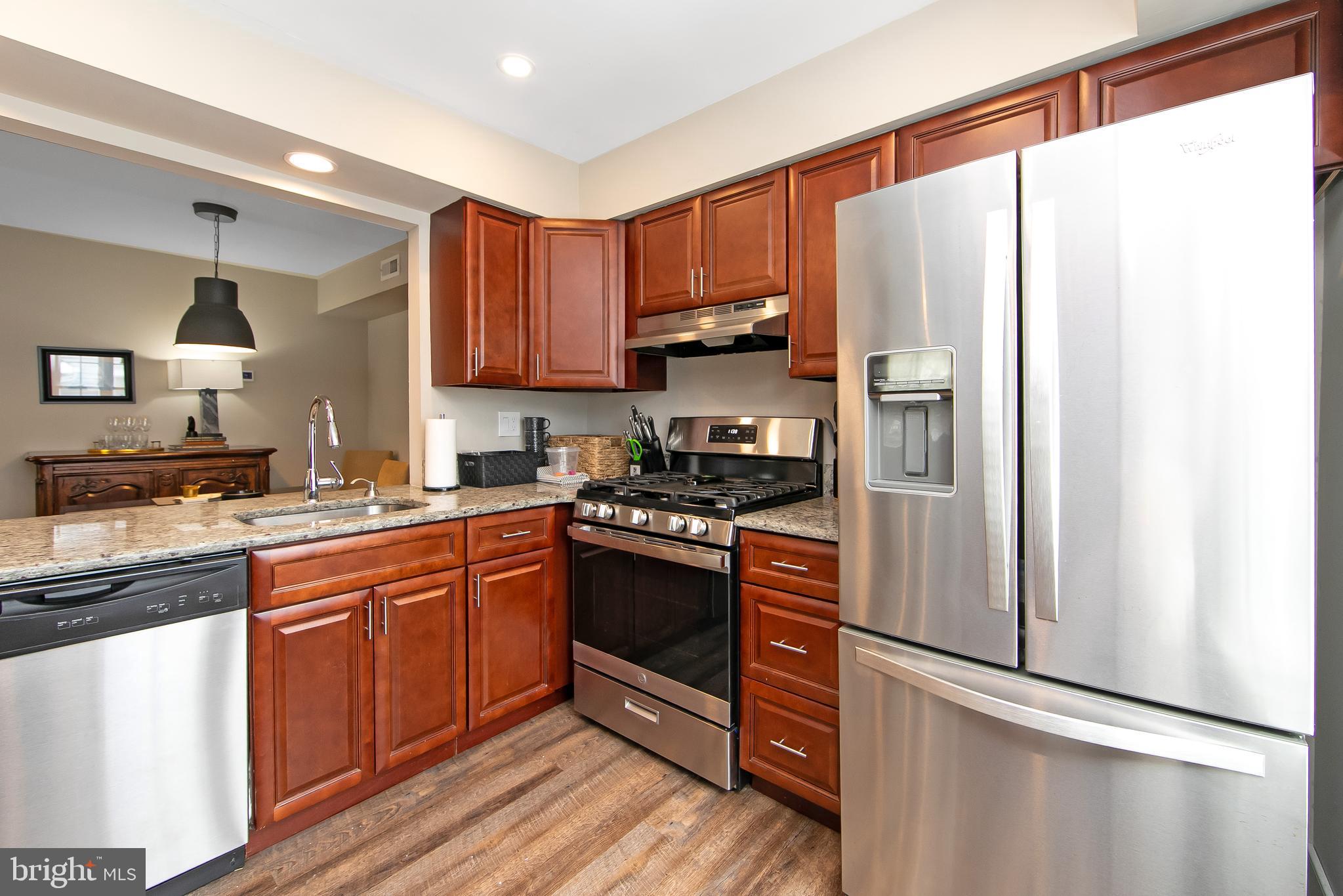 SOCIETY PL - Residential