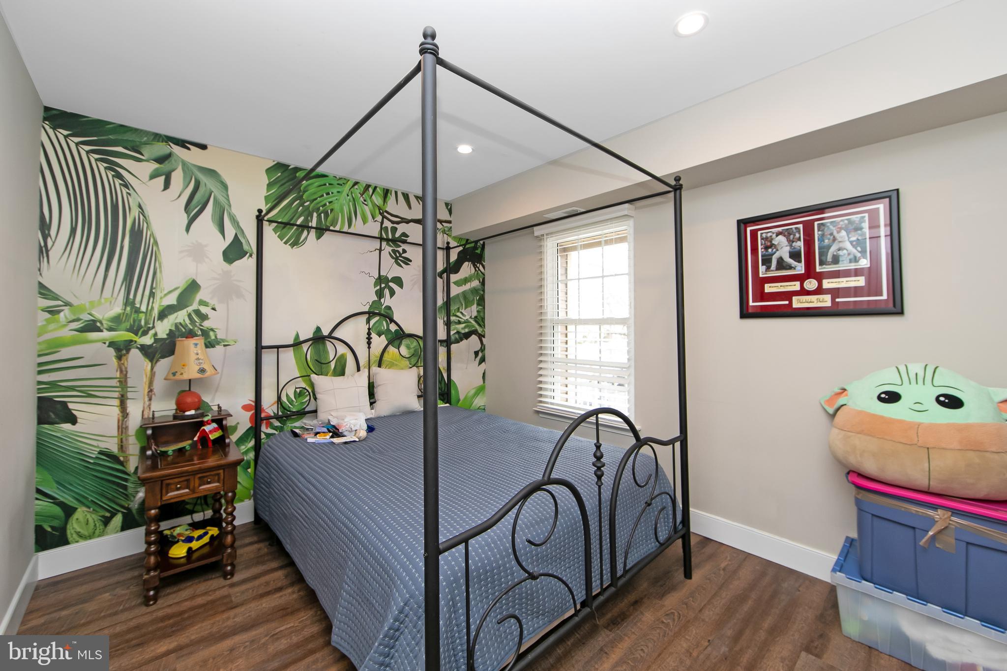 SOCIETY PL - Residential