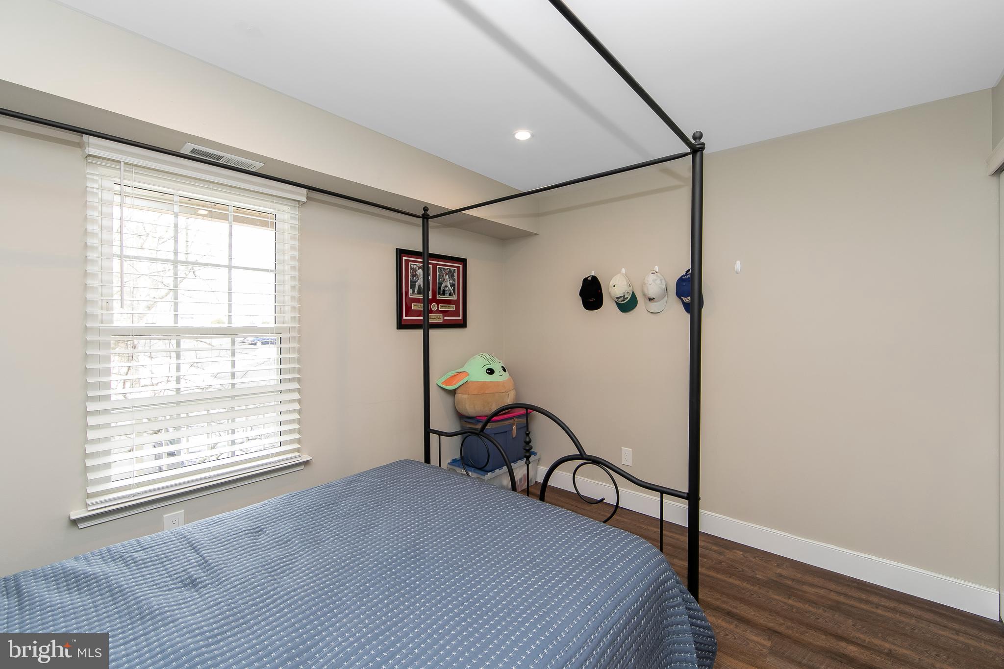 SOCIETY PL - Residential