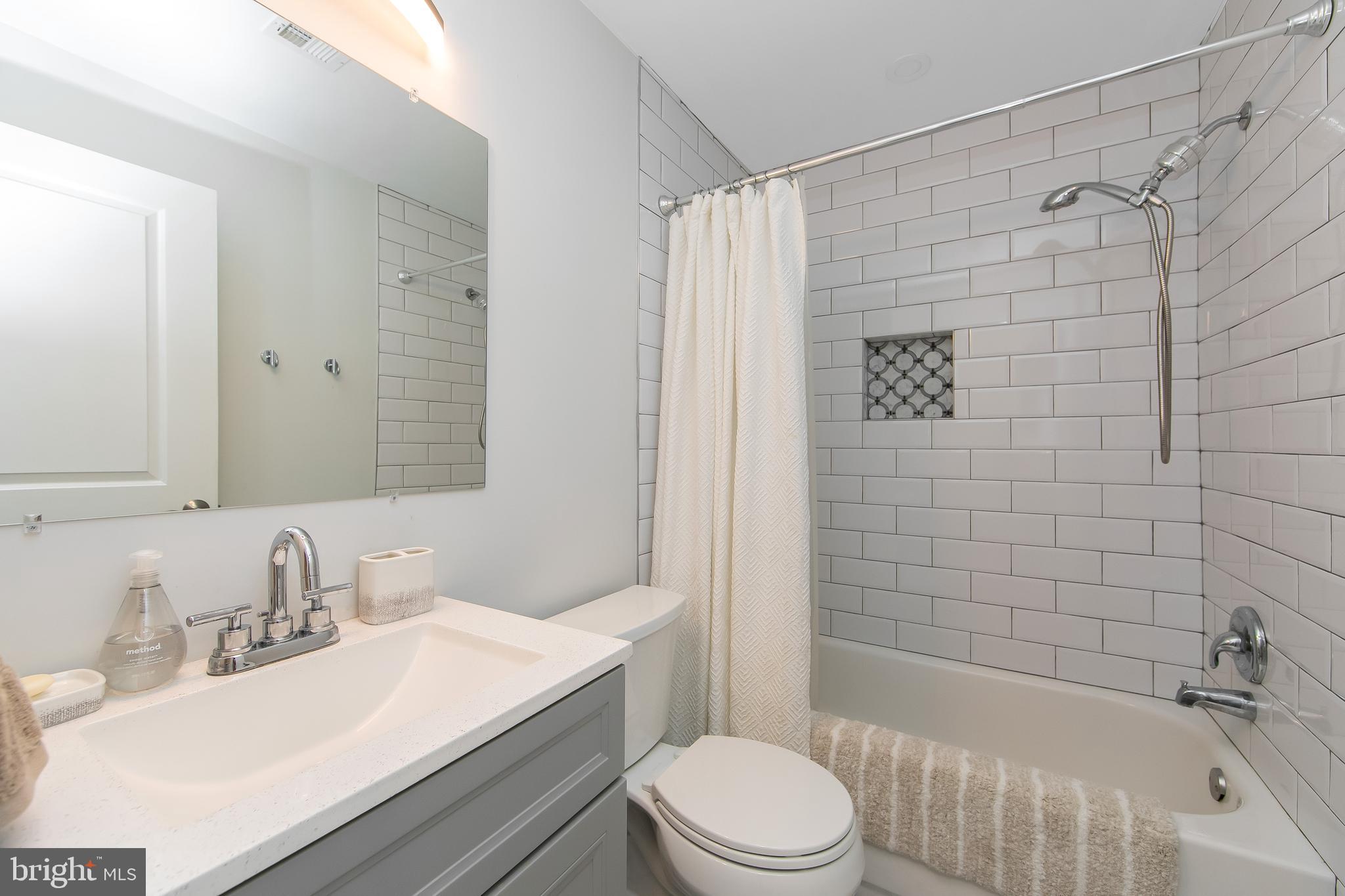 SOCIETY PL - Residential