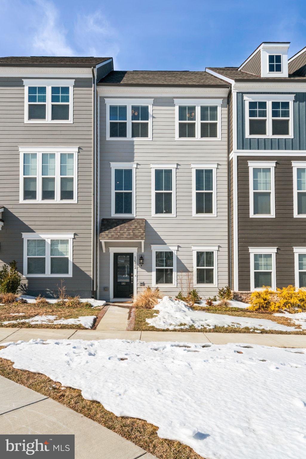 1632 BAY CEDAR DRIVE