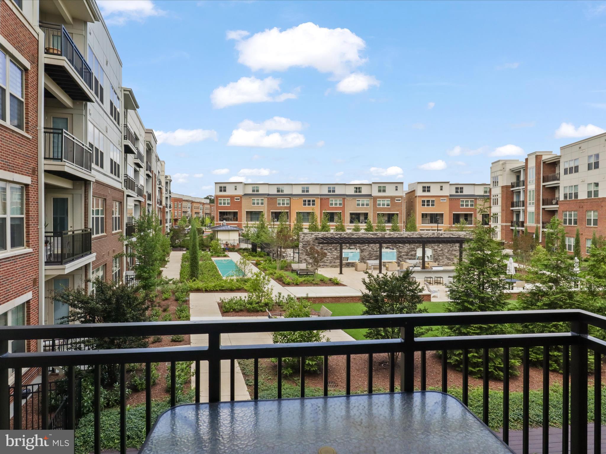 BOULEVARD VI TOWNS - Residential