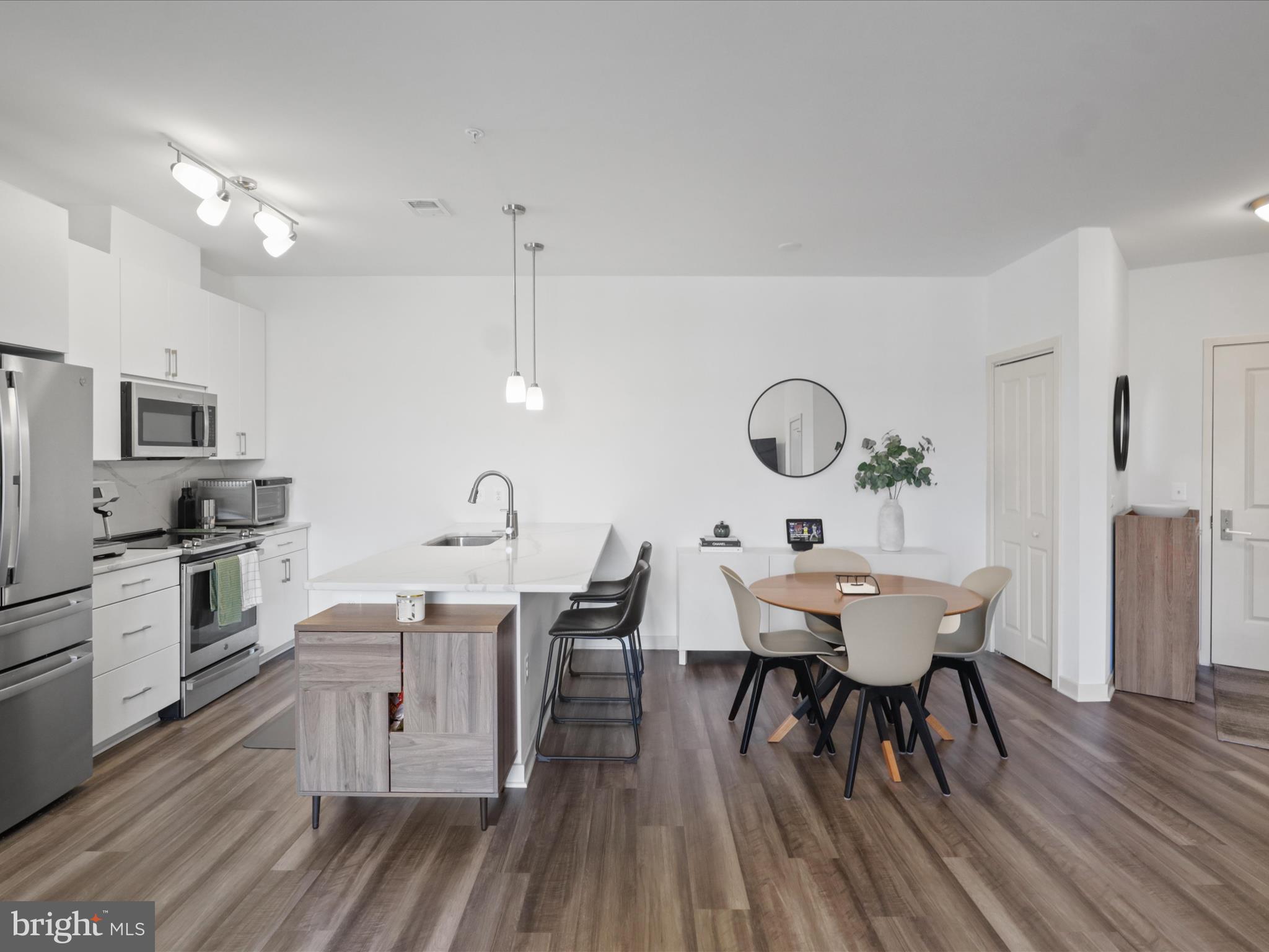 BOULEVARD VI TOWNS - Residential